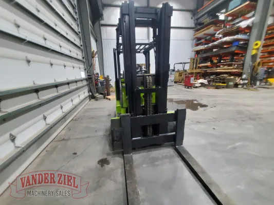 Clark 15,500 lbs Forklift, Model CGC70 - Gallery Thumbnail 3