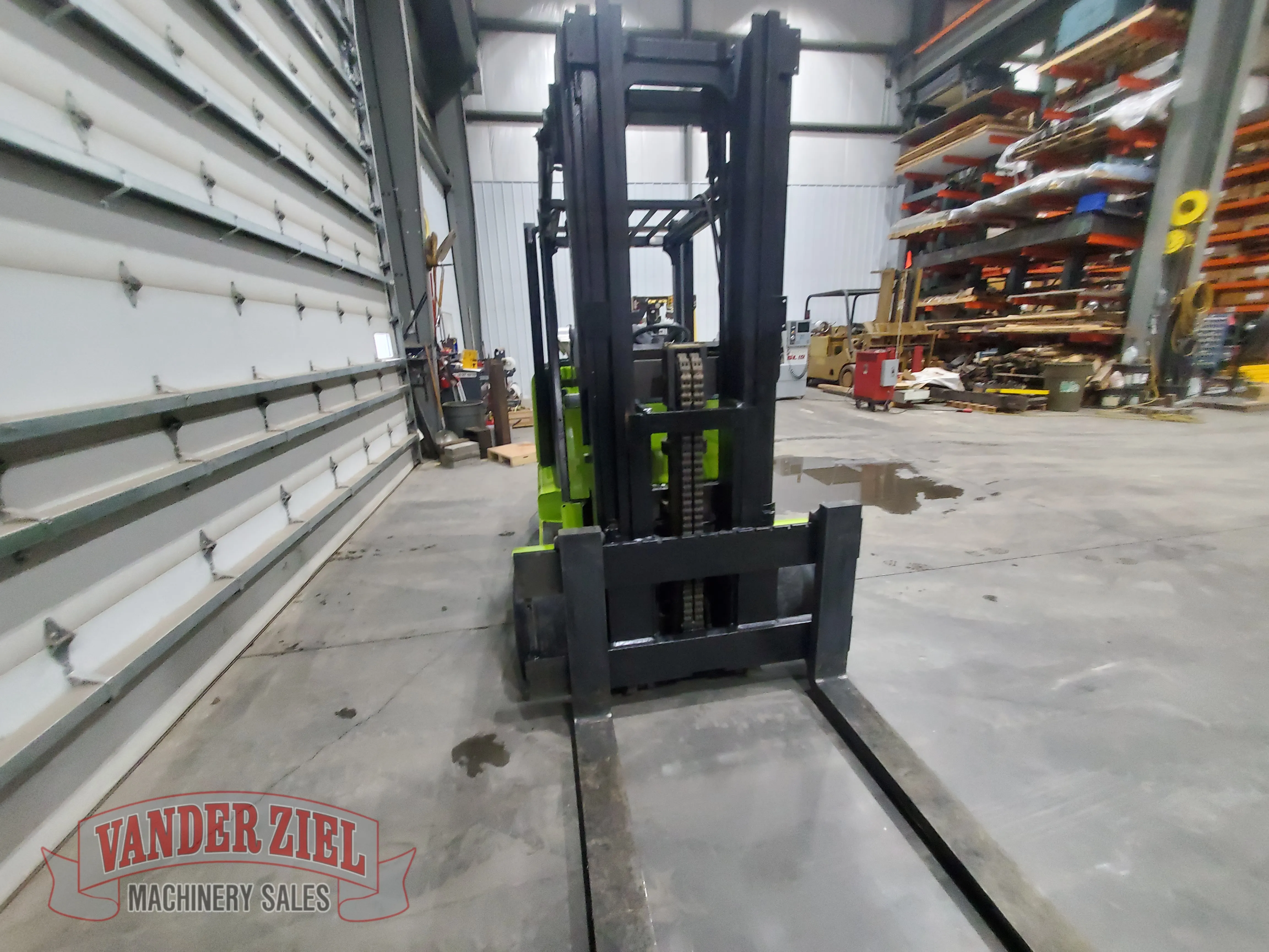 Clark 15,500 lbs Forklift, Model CGC70 - Prefetch Image 44721