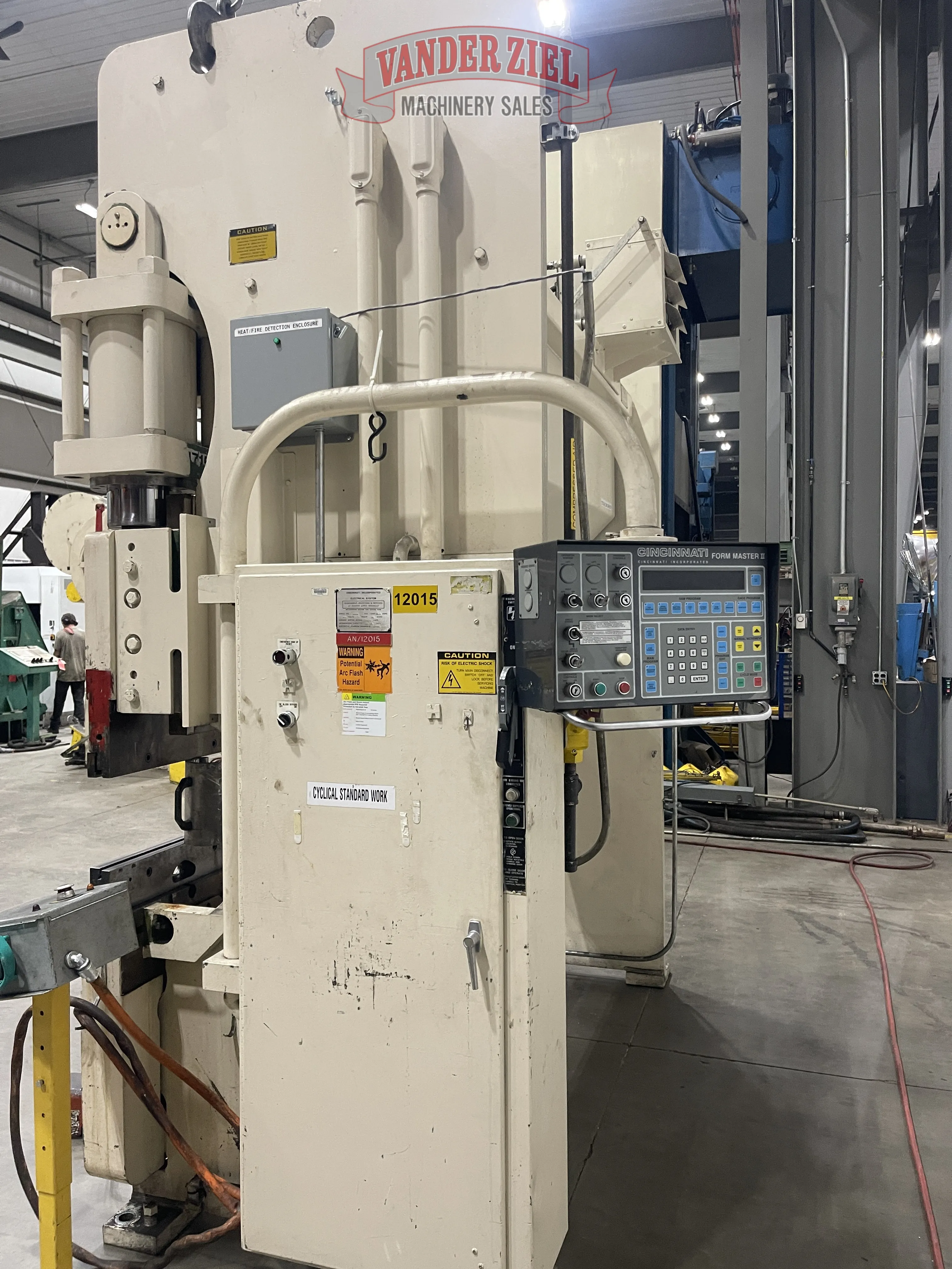 Cincinnati 8’ x 175 Ton Hydraulic Press Brake, Model 175 FMII x 6 - Prefetch Image 44834