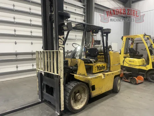 Yale Model GLC155CANGBV126 15,000 Lbs Capacity Forklift - Gallery Thumbnail 3