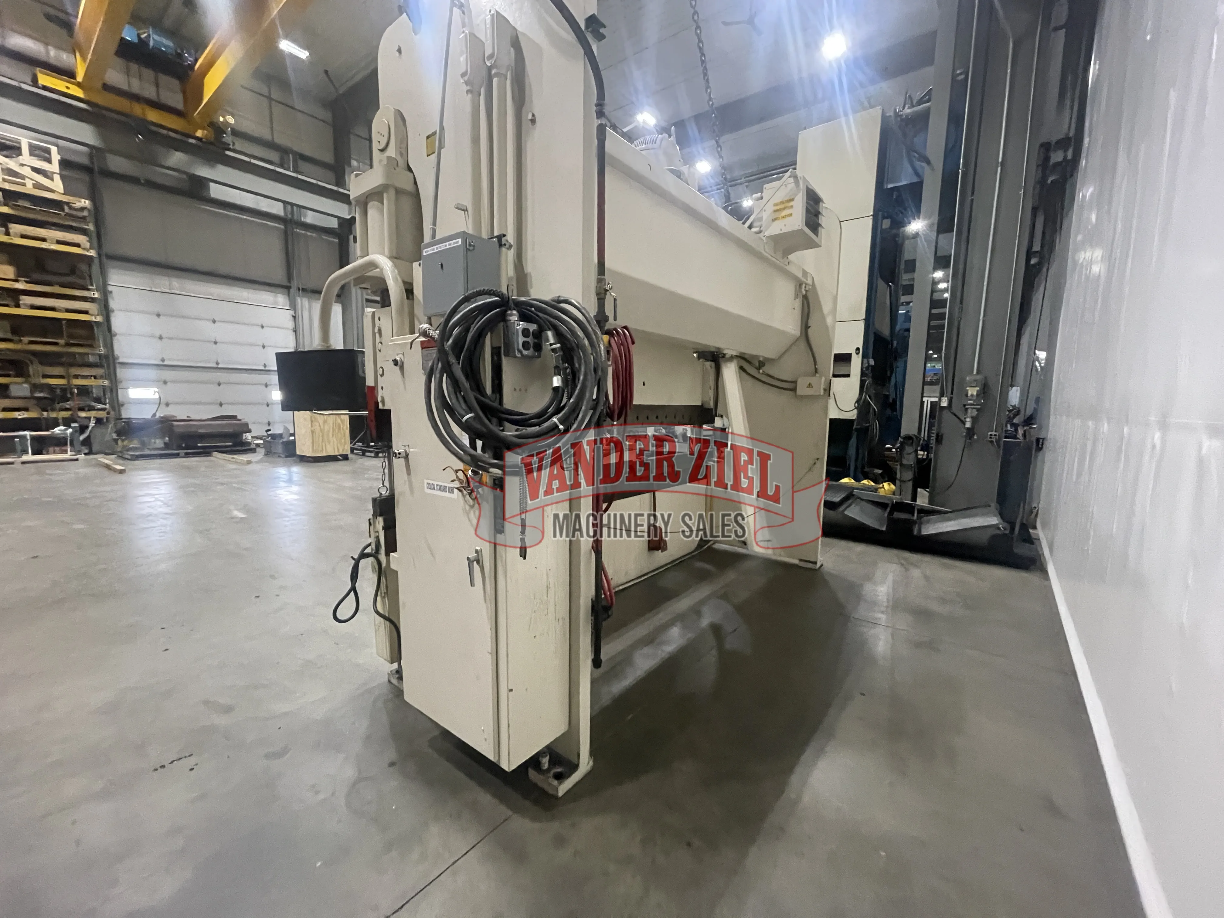 Cincinnati 12' x 230 Ton Press Brake, Model 230FMx10 - Prefetch Image 45009