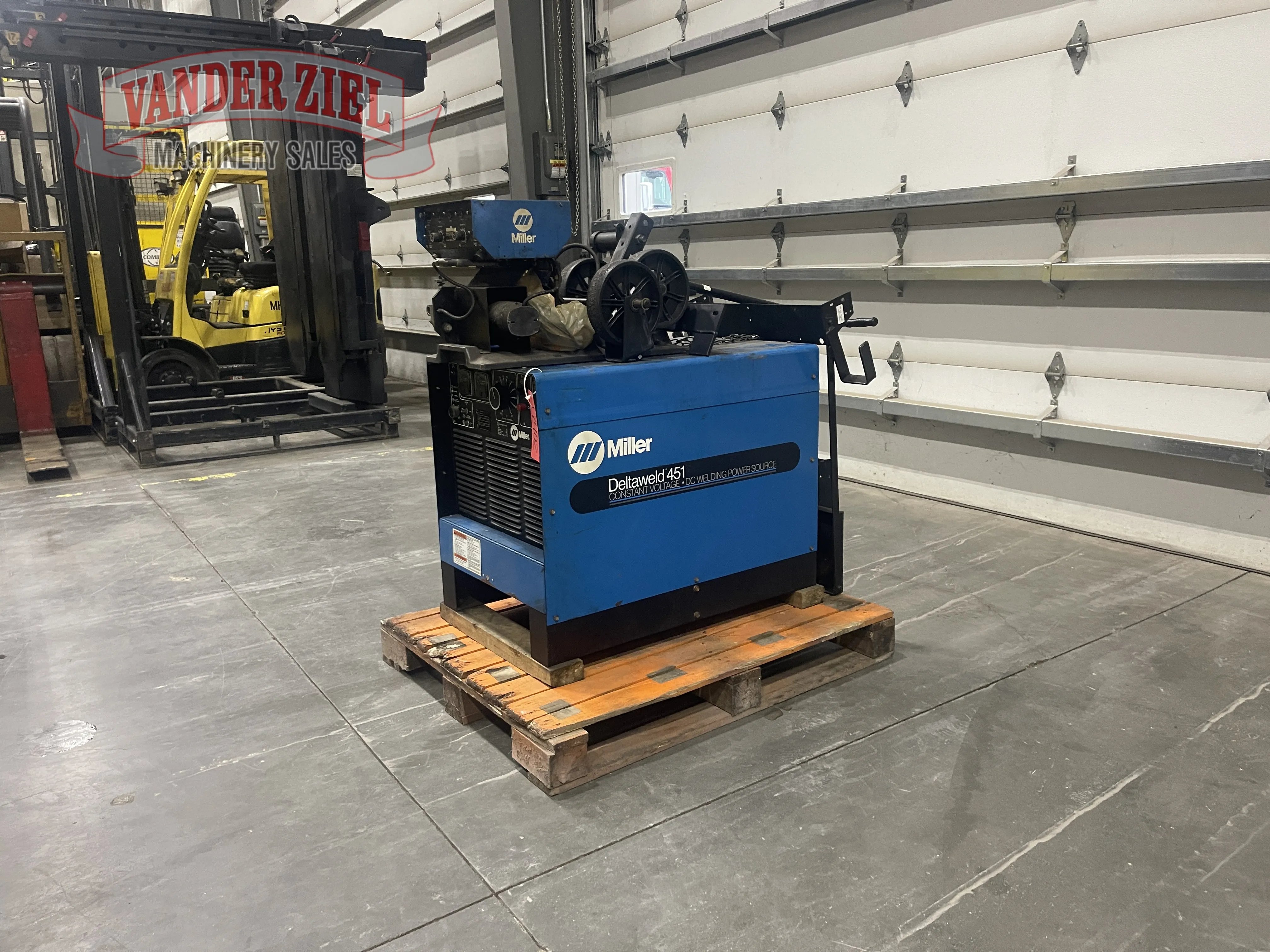 Miller Deltaweld 451 Welder - Prefetch Image 45103