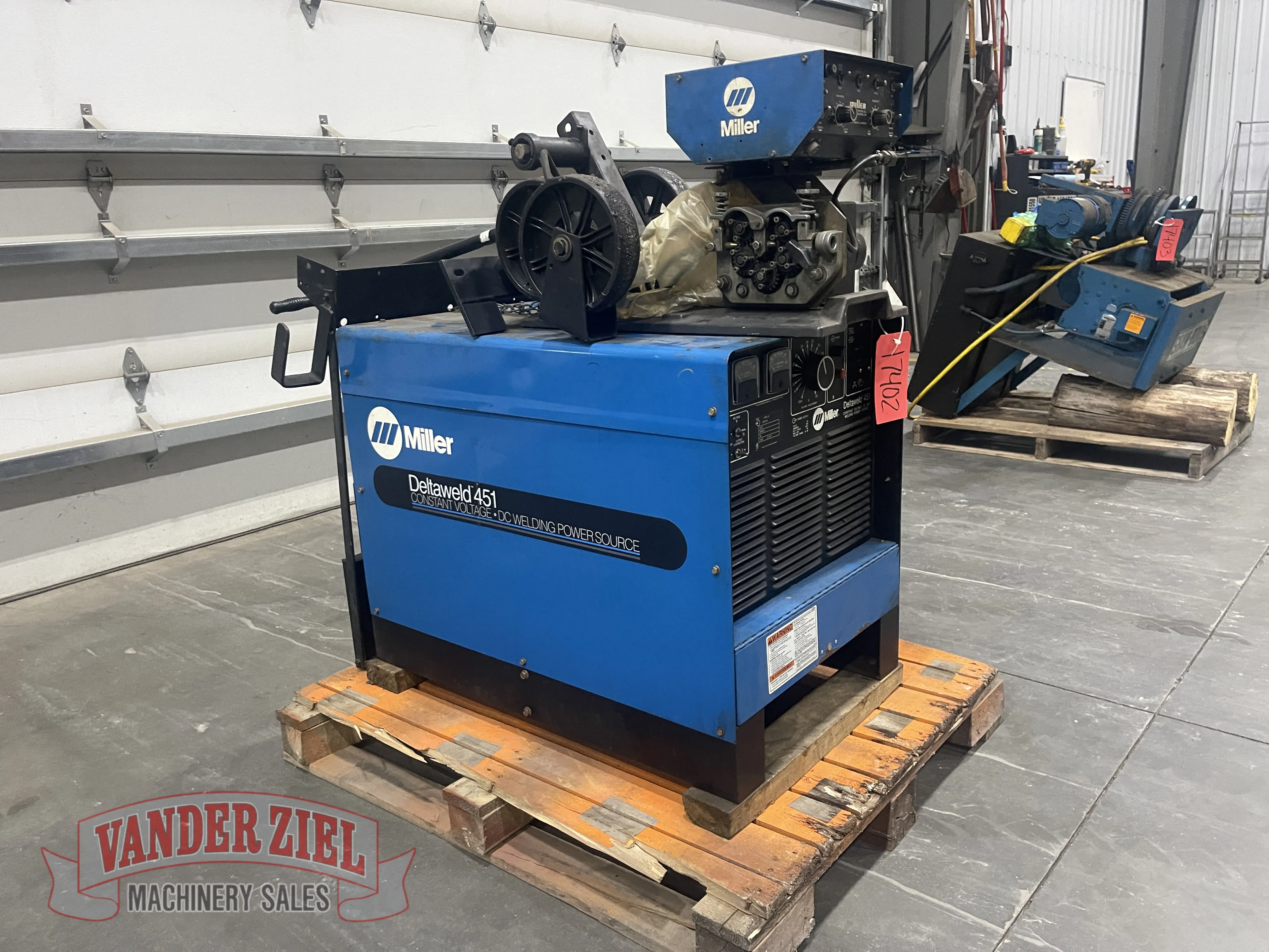 Miller Deltaweld 451 Welder - Prefetch Image 45104