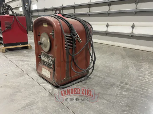 Lincoln Idealarc 250 Welder - Gallery Thumbnail 3
