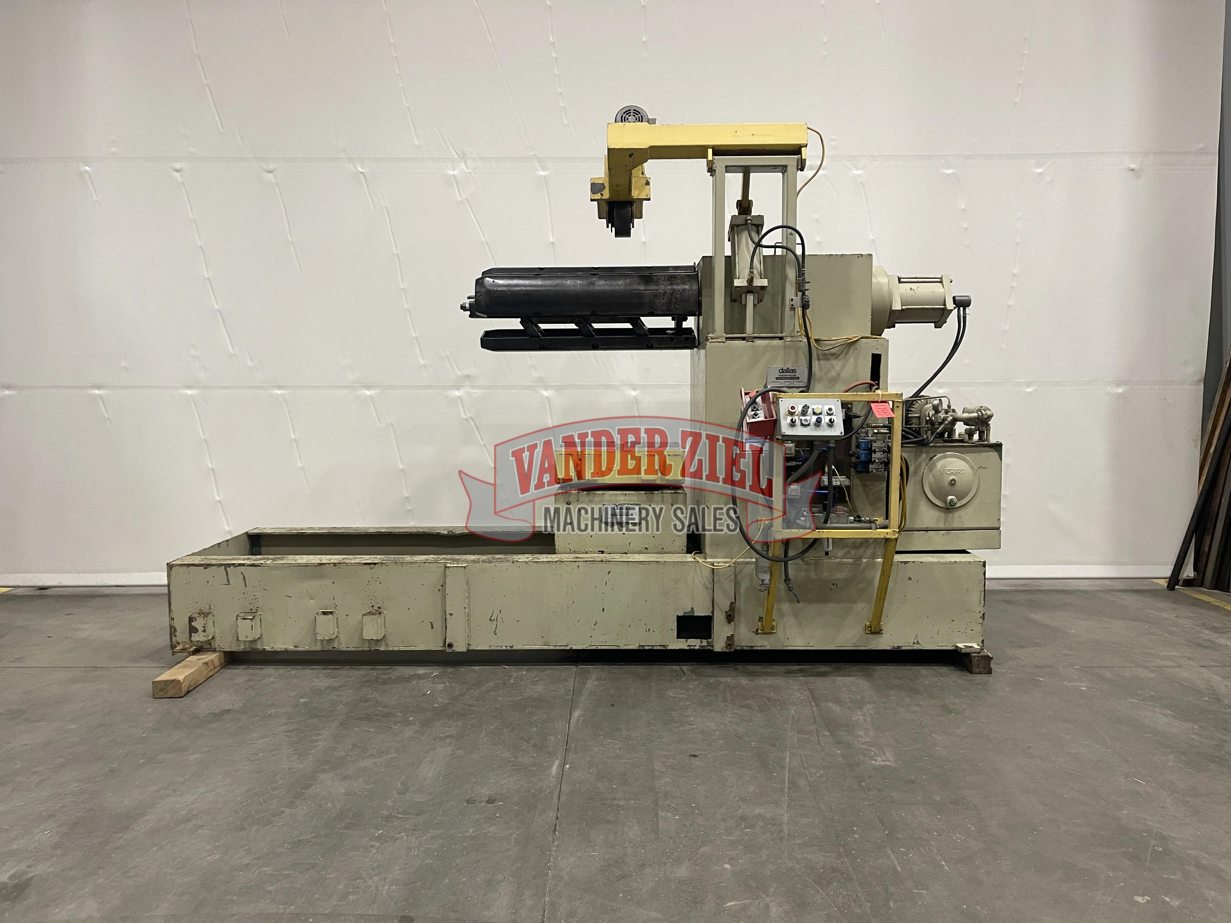 Dallas 10k LBS Reel w/ Coil Car - Main Image 1