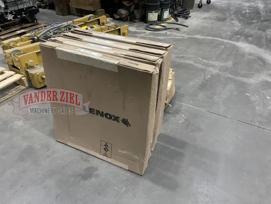 WF Wells 16" x 26" Dual Post Horizontal Saw, Model M-16-2 - Gallery Thumbnail 8