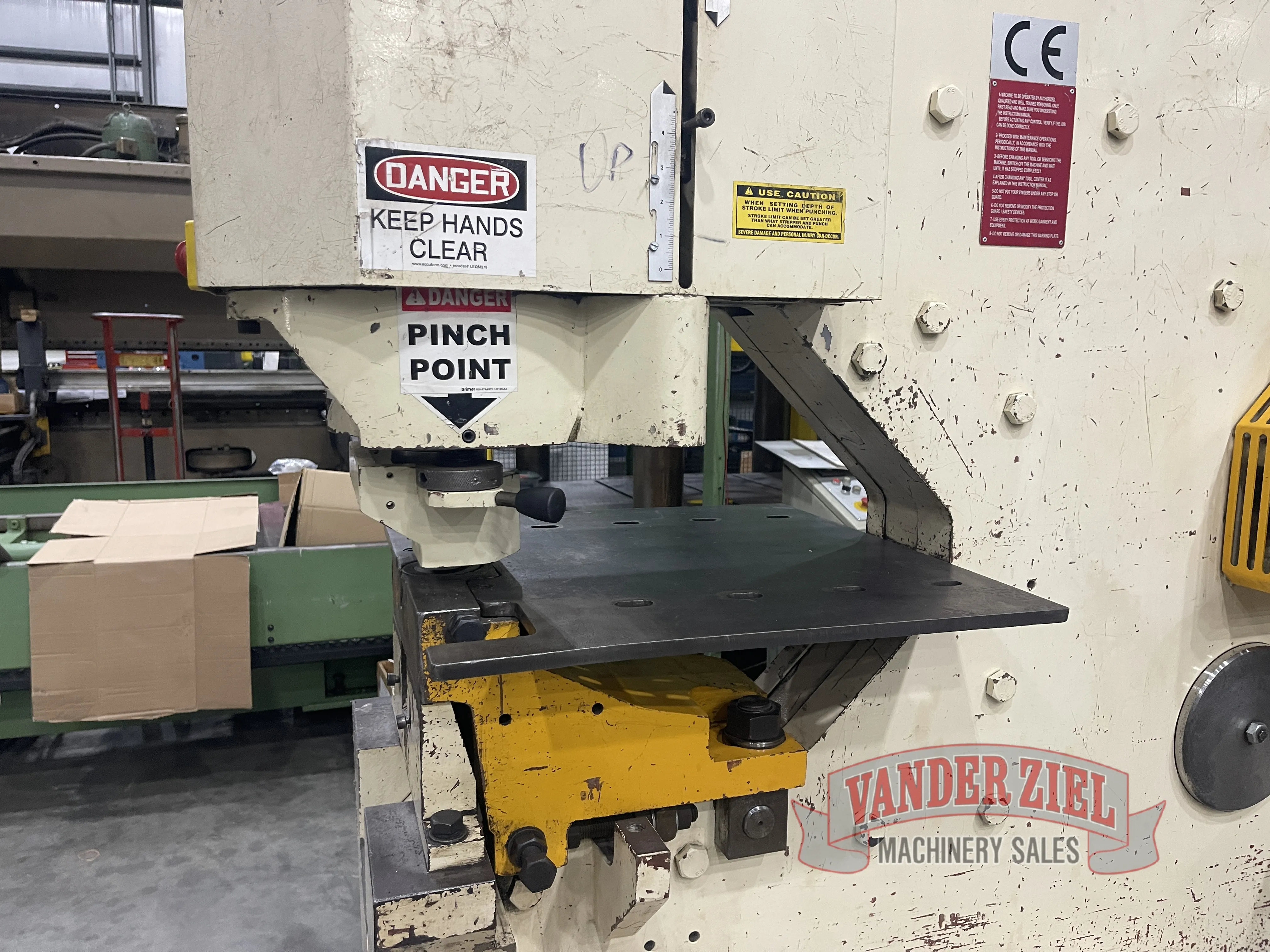 Geka 165 Ton Ironworker, Model 165S - Prefetch Image 45977