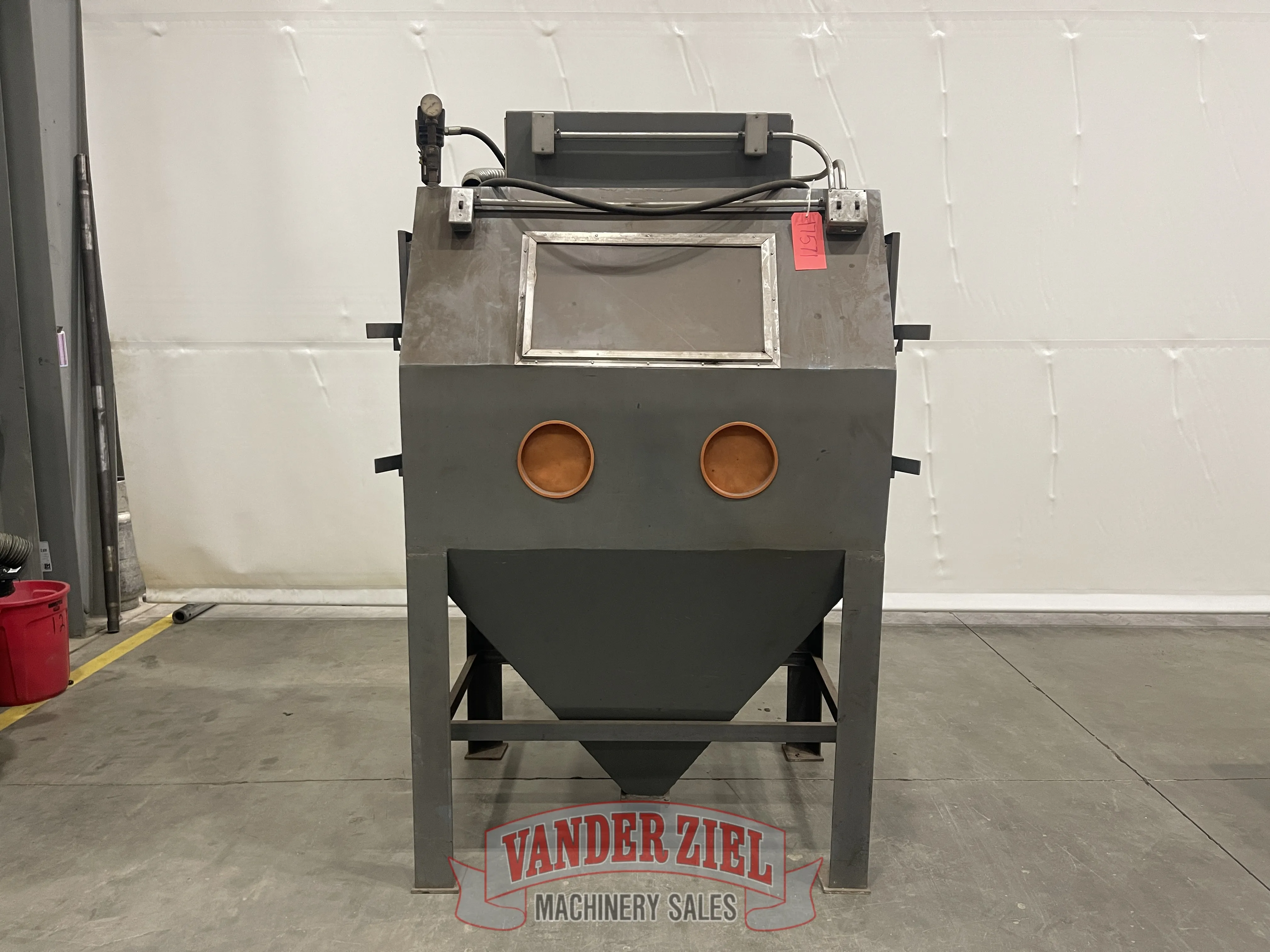 Sandblast Cabinet - Main Image 1