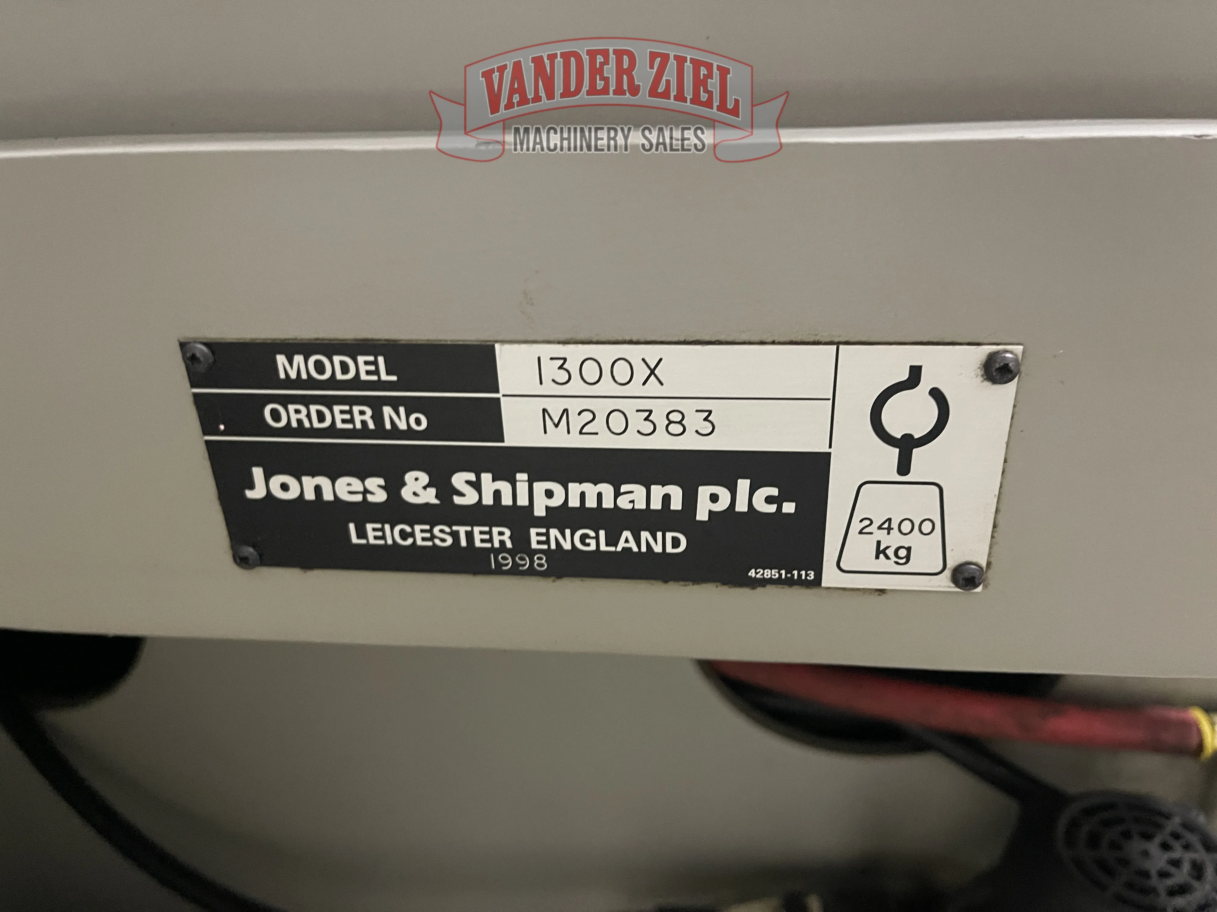 Jones & Shipman 1300X Twin Wheel Universal Cylindrical Grinder, 12" Swing, 27" Grinding Length - Prefetch Image 46256