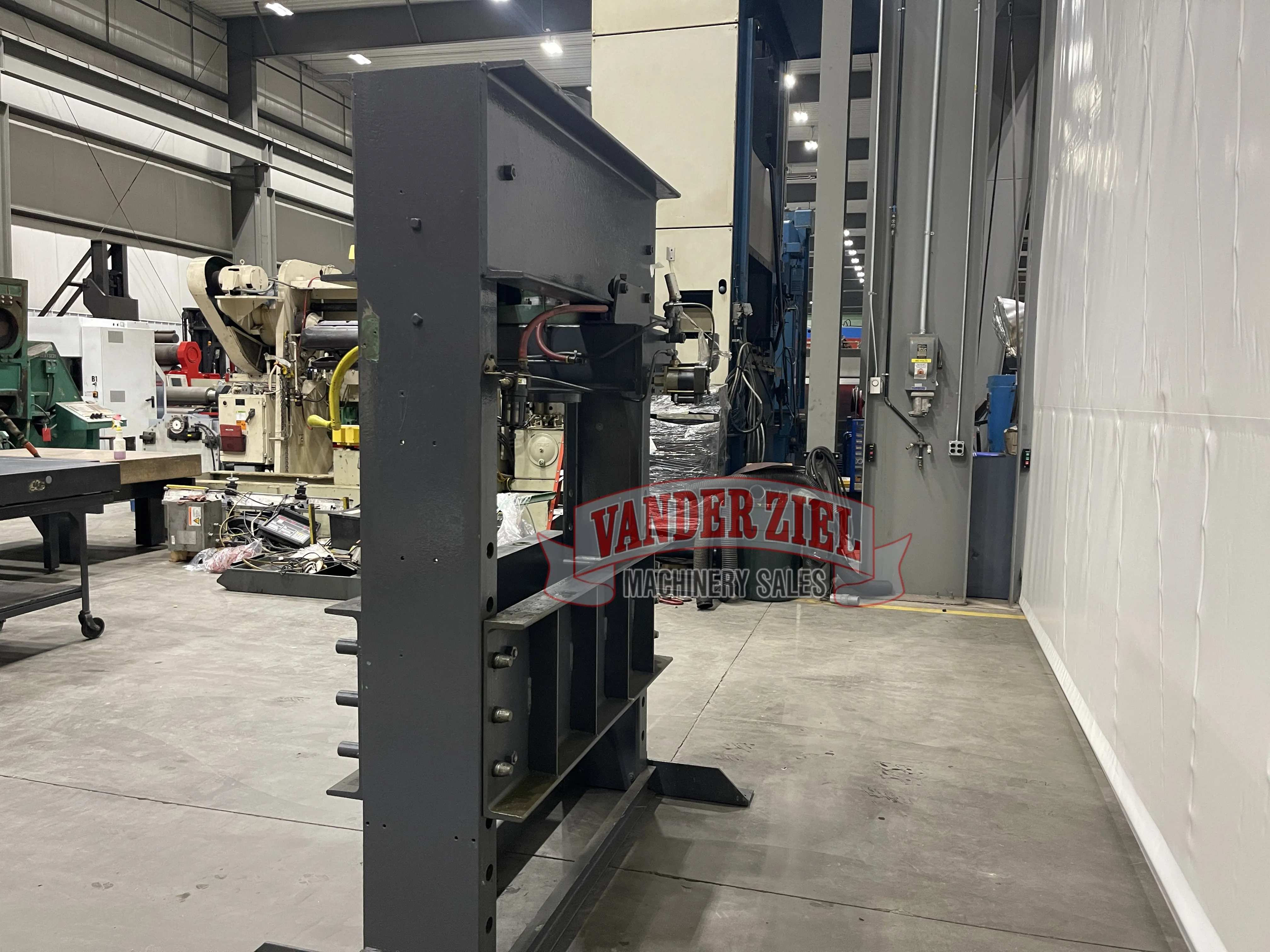 Dake 150 Ton Air Hydraulic H-Frame Press - Prefetch Image 46335