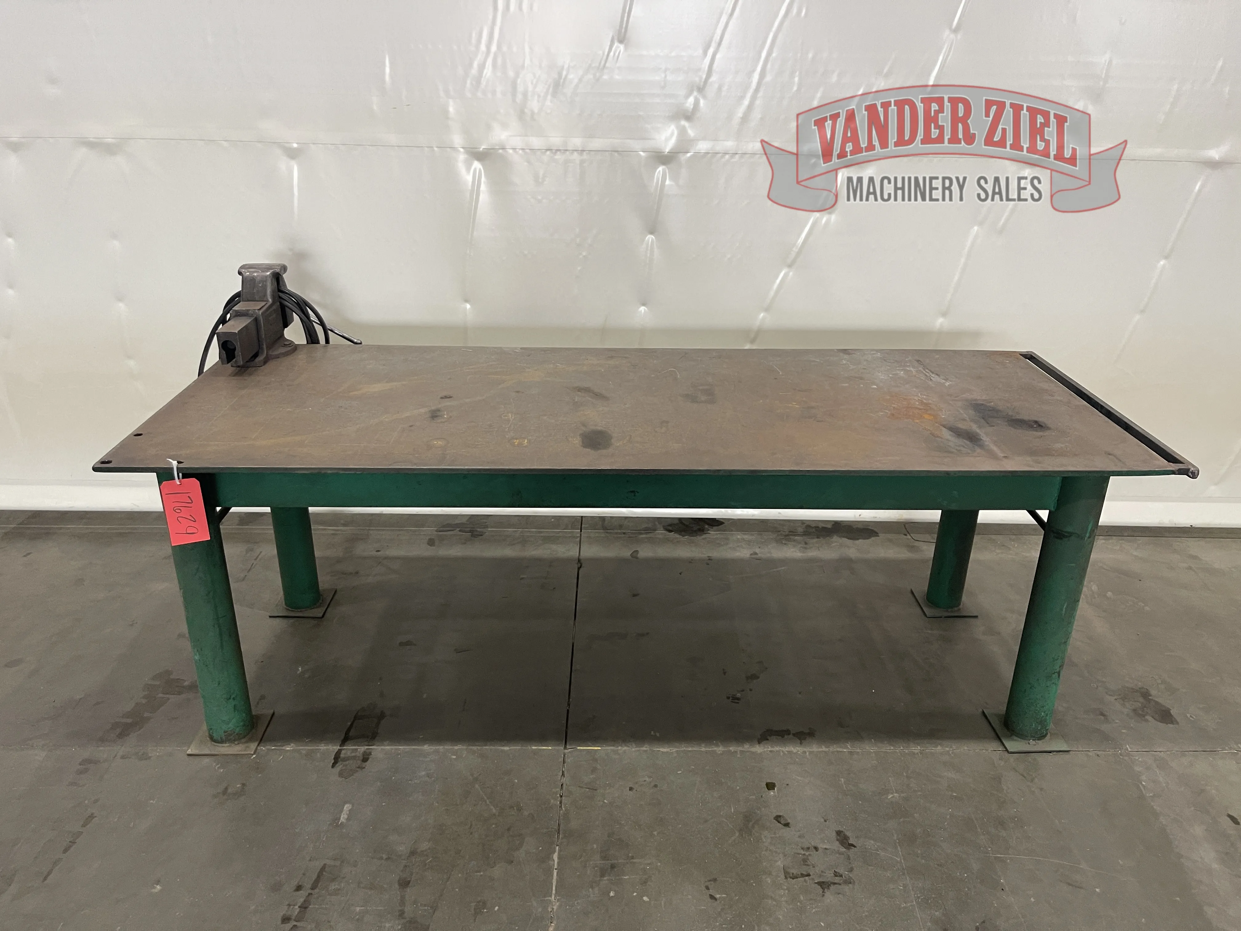 Welding Table with Vise - Prefetch Image 46411