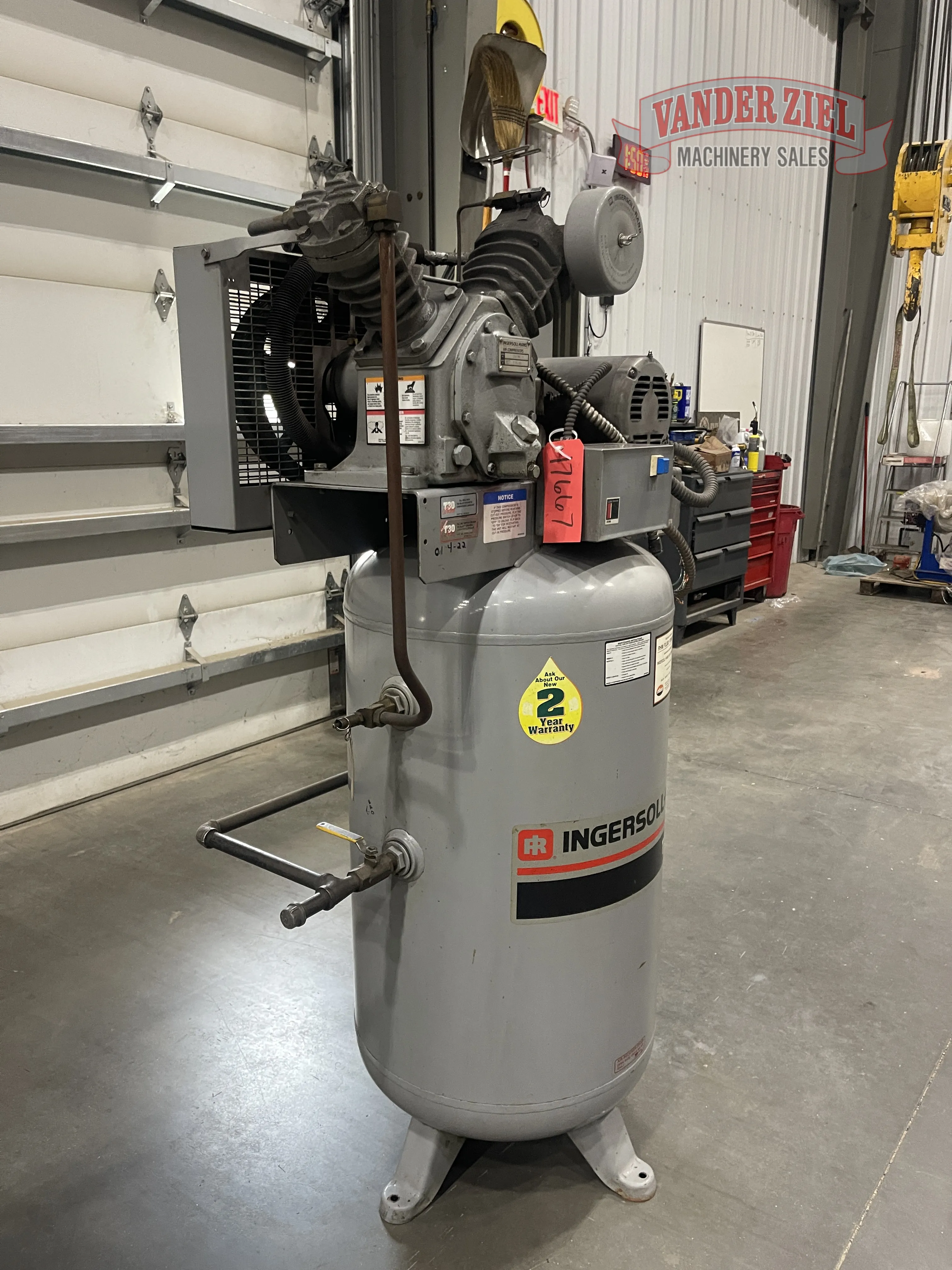 Ingersoll 7.5 HP T30 Upright 3PH Air Compressor - Prefetch Image 46641