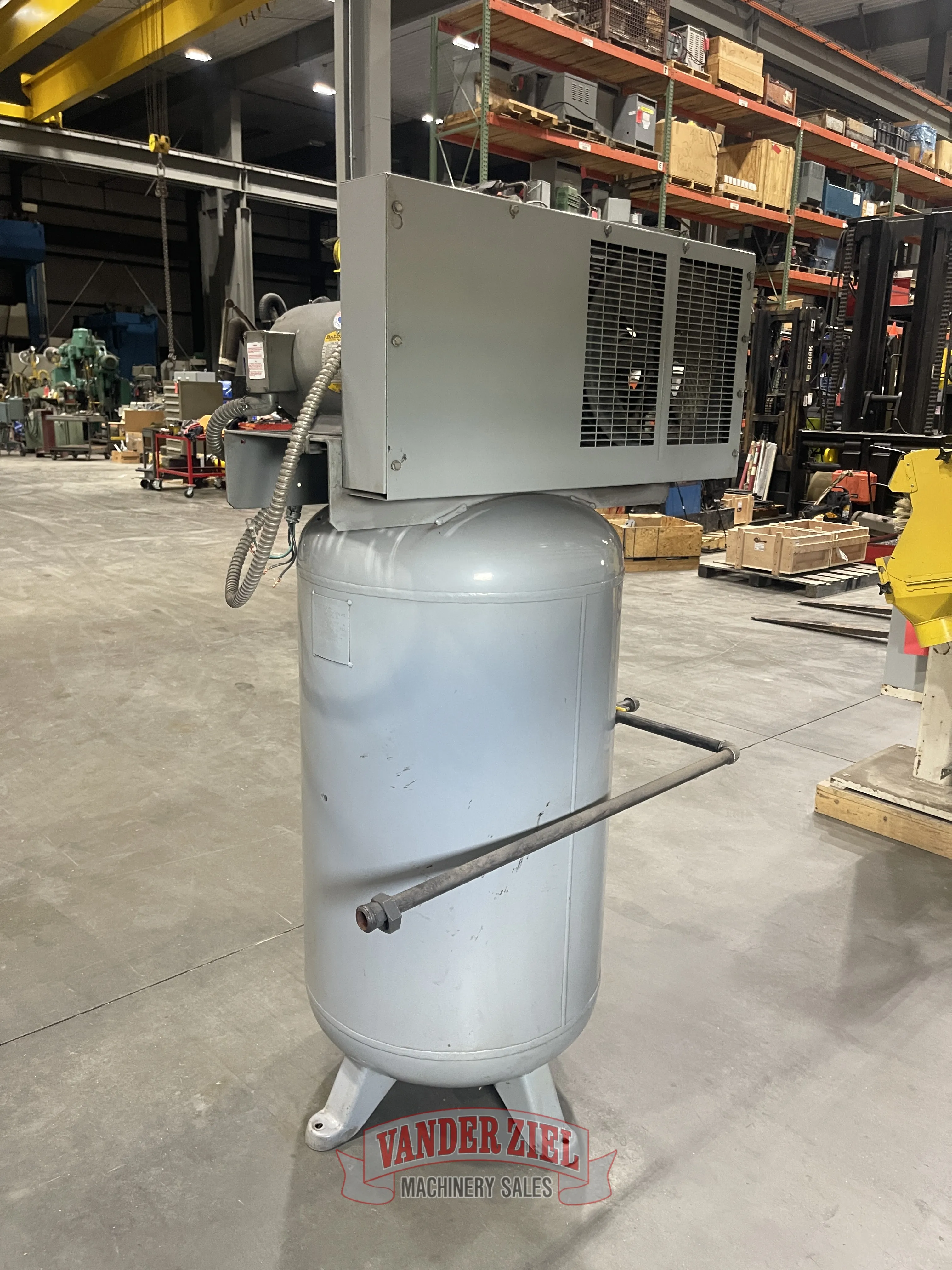 Ingersoll 7.5 HP T30 Upright 3PH Air Compressor - Prefetch Image 46643