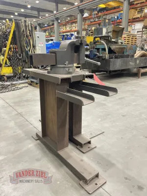 Welding Table with Vise - Gallery Thumbnail 4