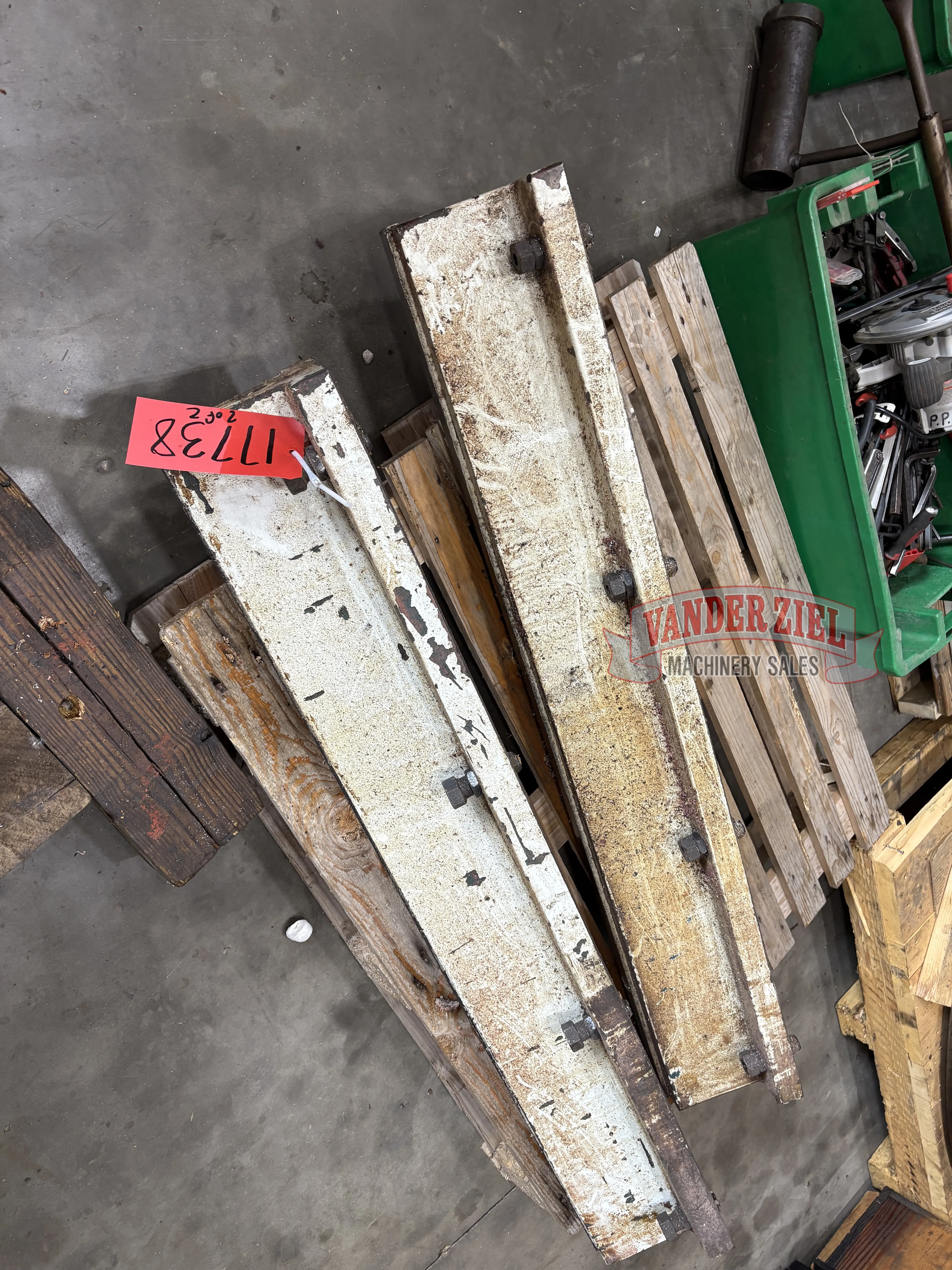 Fryer VB-100 CNC Vertical Machining Center - 2015 - Prefetch Image 47009
