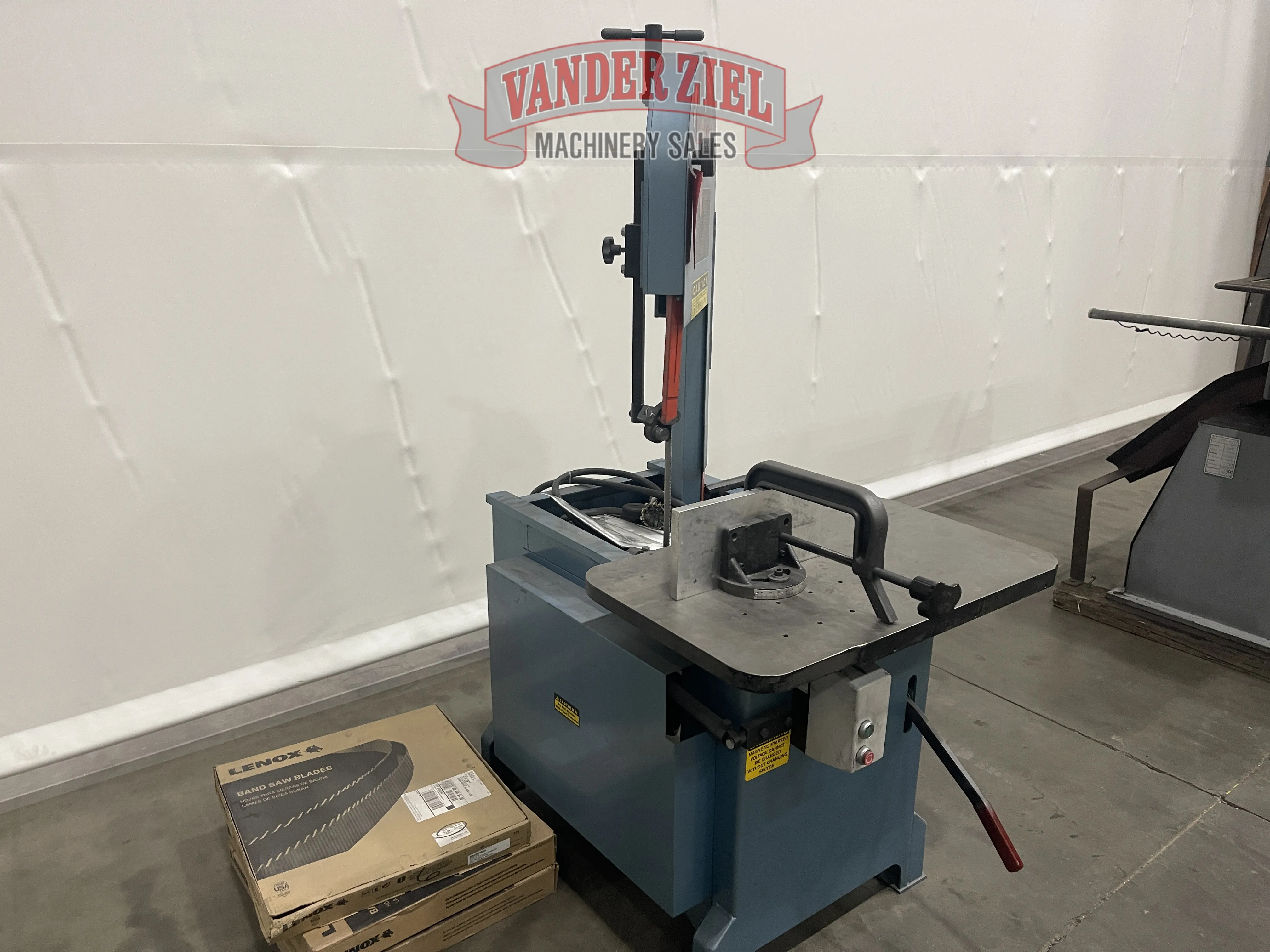 Roll-In EF1459 Roll In Vertical Bandsaw - Prefetch Image 47038