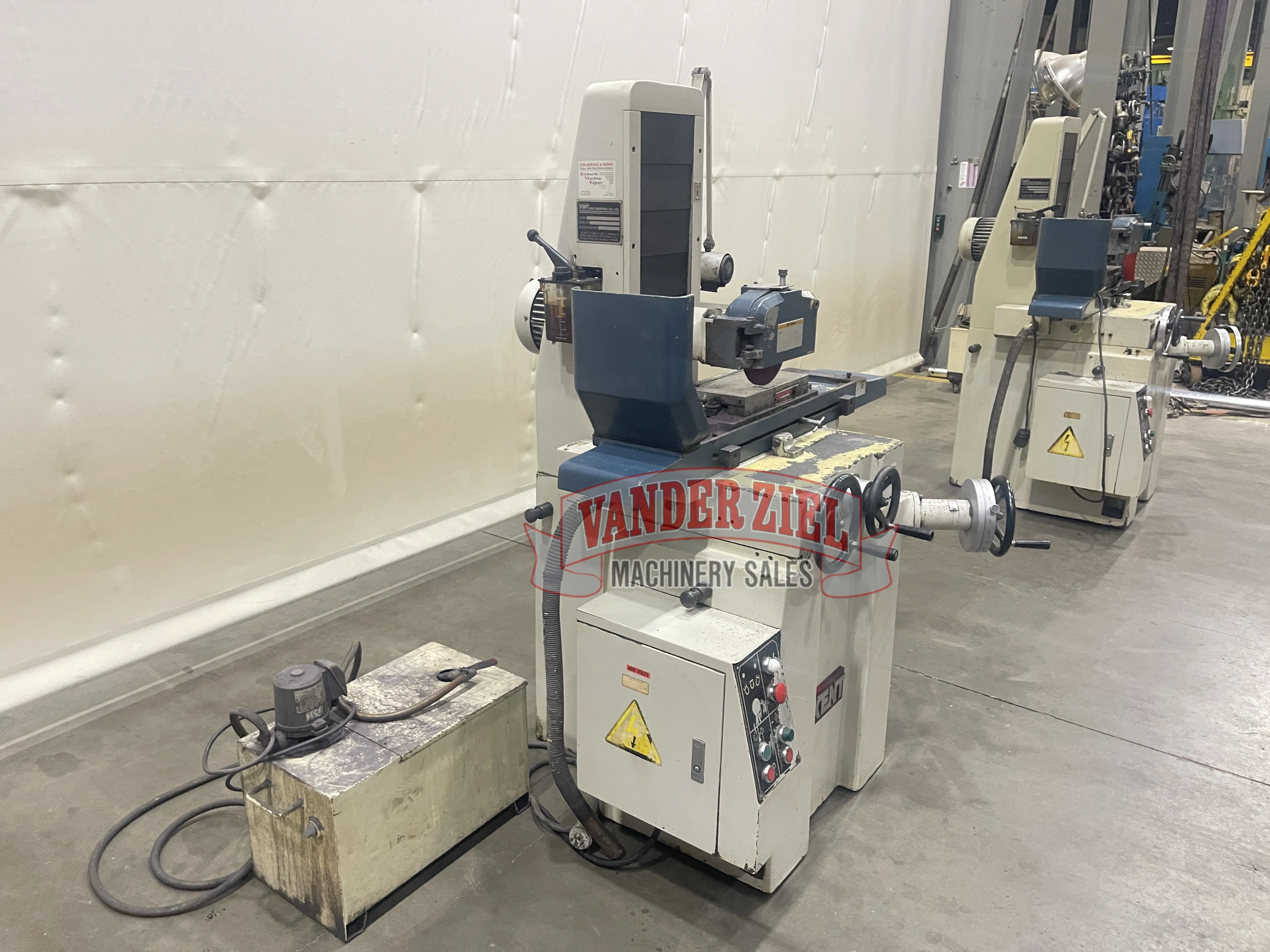 Kent 6"x14" Chuck, #KGS-200, Hand Feed Surface Grinder - Prefetch Image 47095
