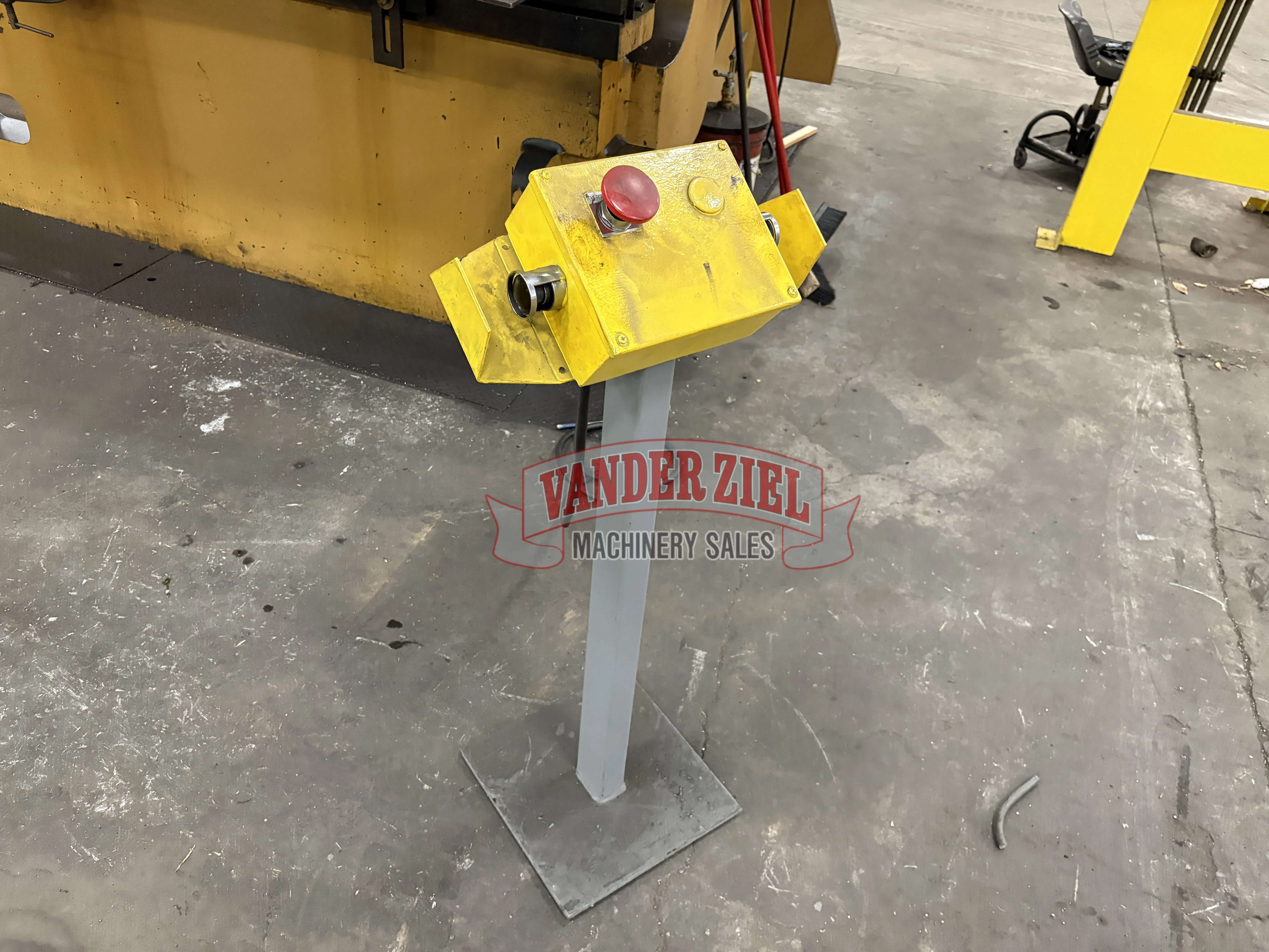 Standard 20' x 600 Ton Press Brake - Prefetch Image 47129
