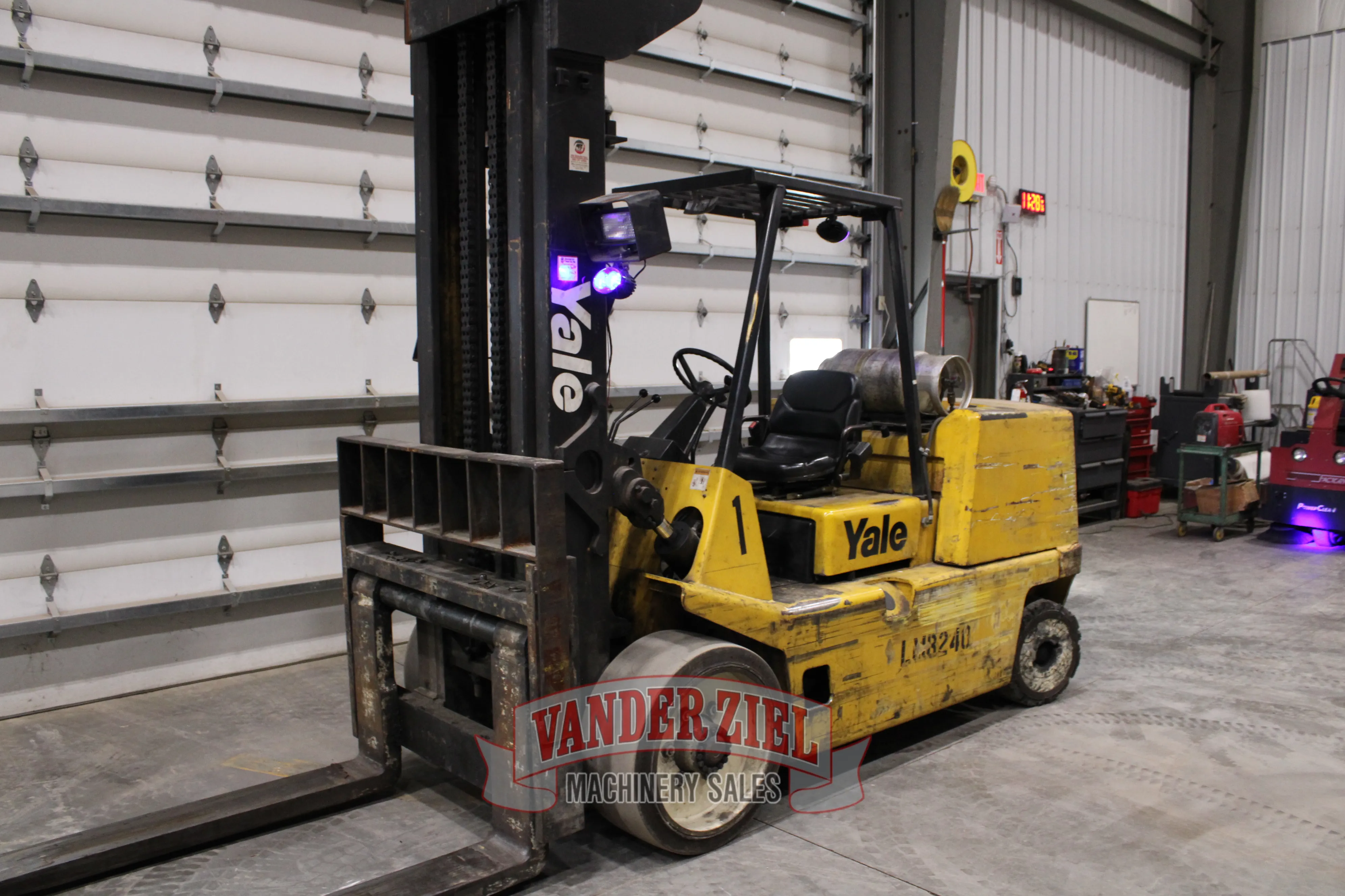 Yale 19,000 lbs. Lift Capacity, Forklift, Model GLC155CANGBV117 - 2006 - Prefetch Image 47208