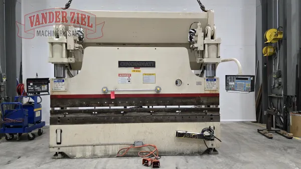 Cincinnati 12’ x 230 Ton Hydraulic Press Brake, Model 230 FMII x 10
