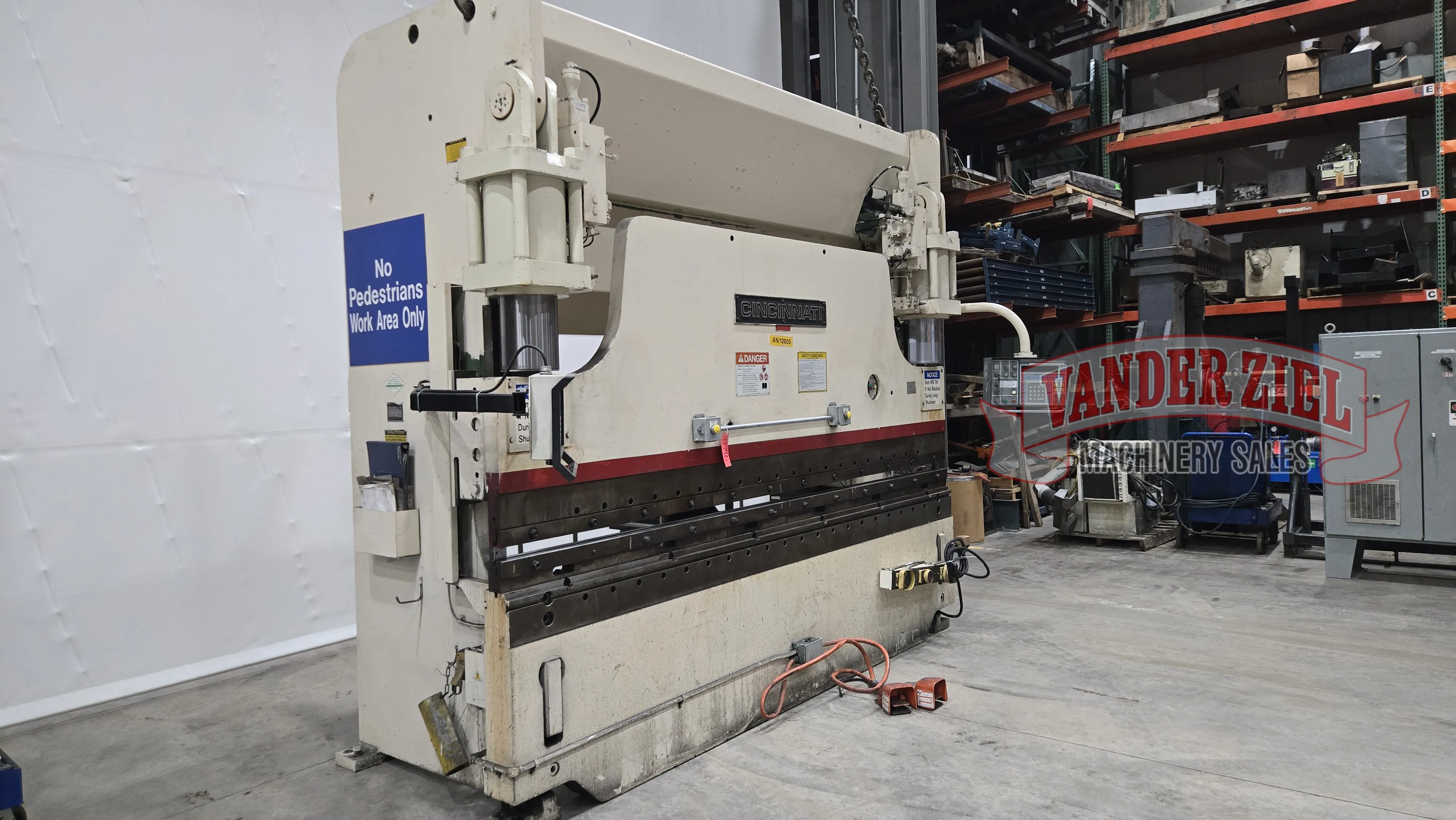 Cincinnati 12’ x 230 Ton Hydraulic Press Brake, Model 230 FMII x 10 - Prefetch Image 47253