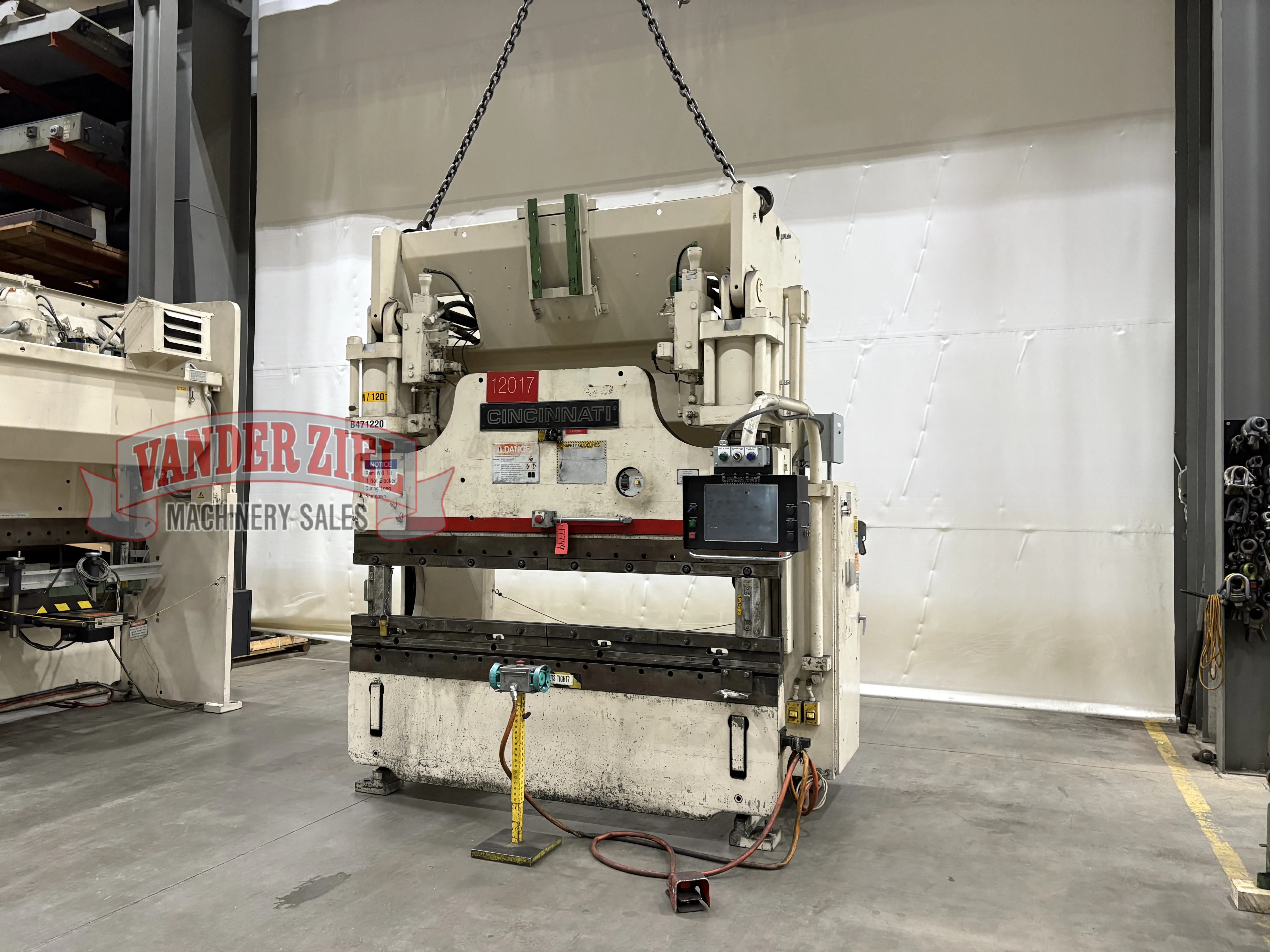 Cincinnati 8’ x 175 Ton Hydraulic Press Brake, Model 175 FMII x 6 - Prefetch Image 47289