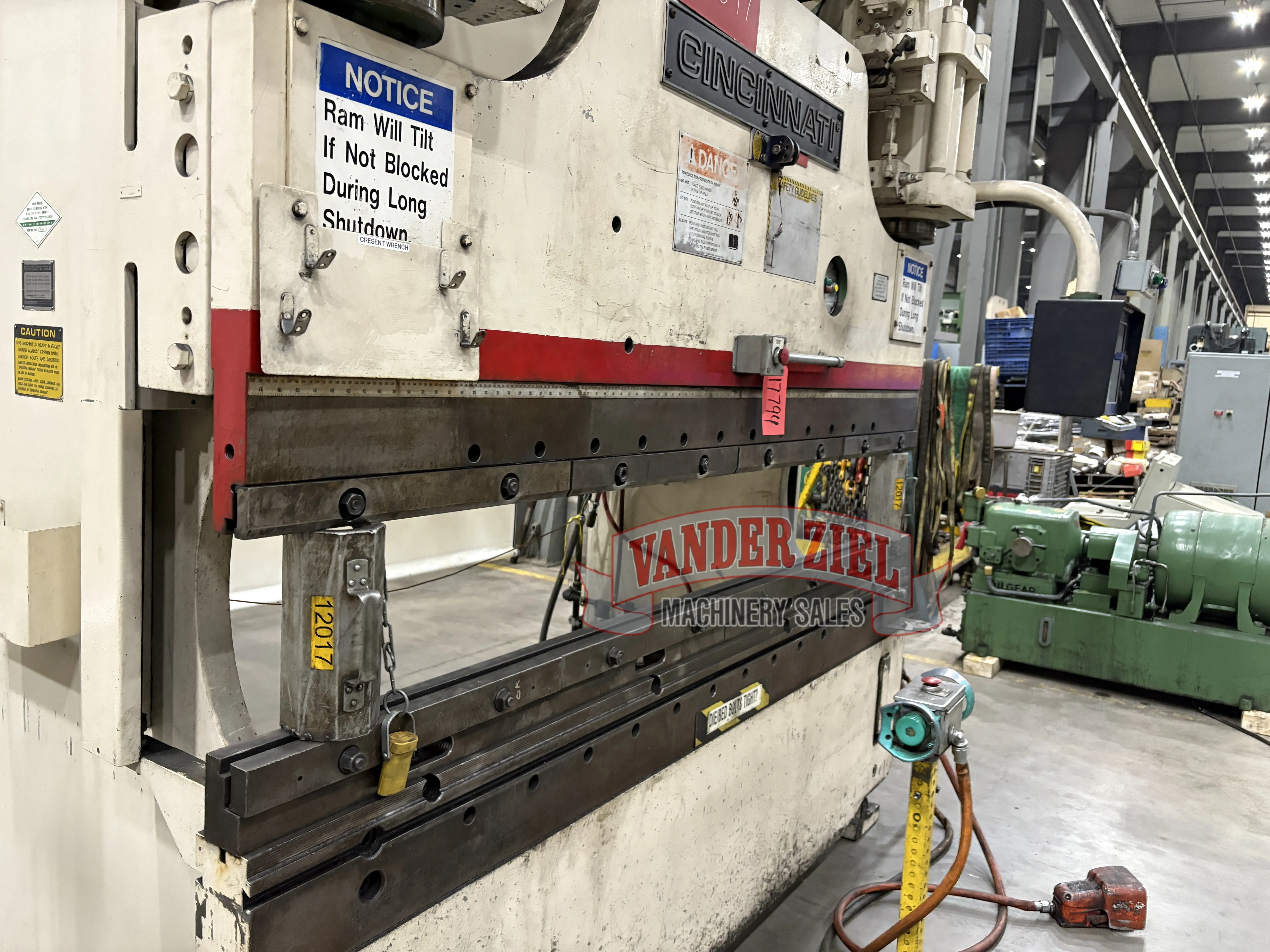 Cincinnati 8’ x 175 Ton Hydraulic Press Brake, Model 175 FMII x 6 - Prefetch Image 47291