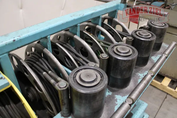 Modern 80,000 lbs. Hydraulic Die Separator - Gallery Thumbnail 2