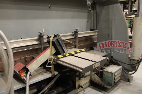 Accurpress 14' x 400 Ton Hydraulic Press Brake, Model 740012 - Gallery Thumbnail 3