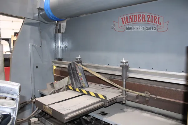 Accurpress 14' x 400 Ton Hydraulic Press Brake, Model 740012 - Gallery Thumbnail 7