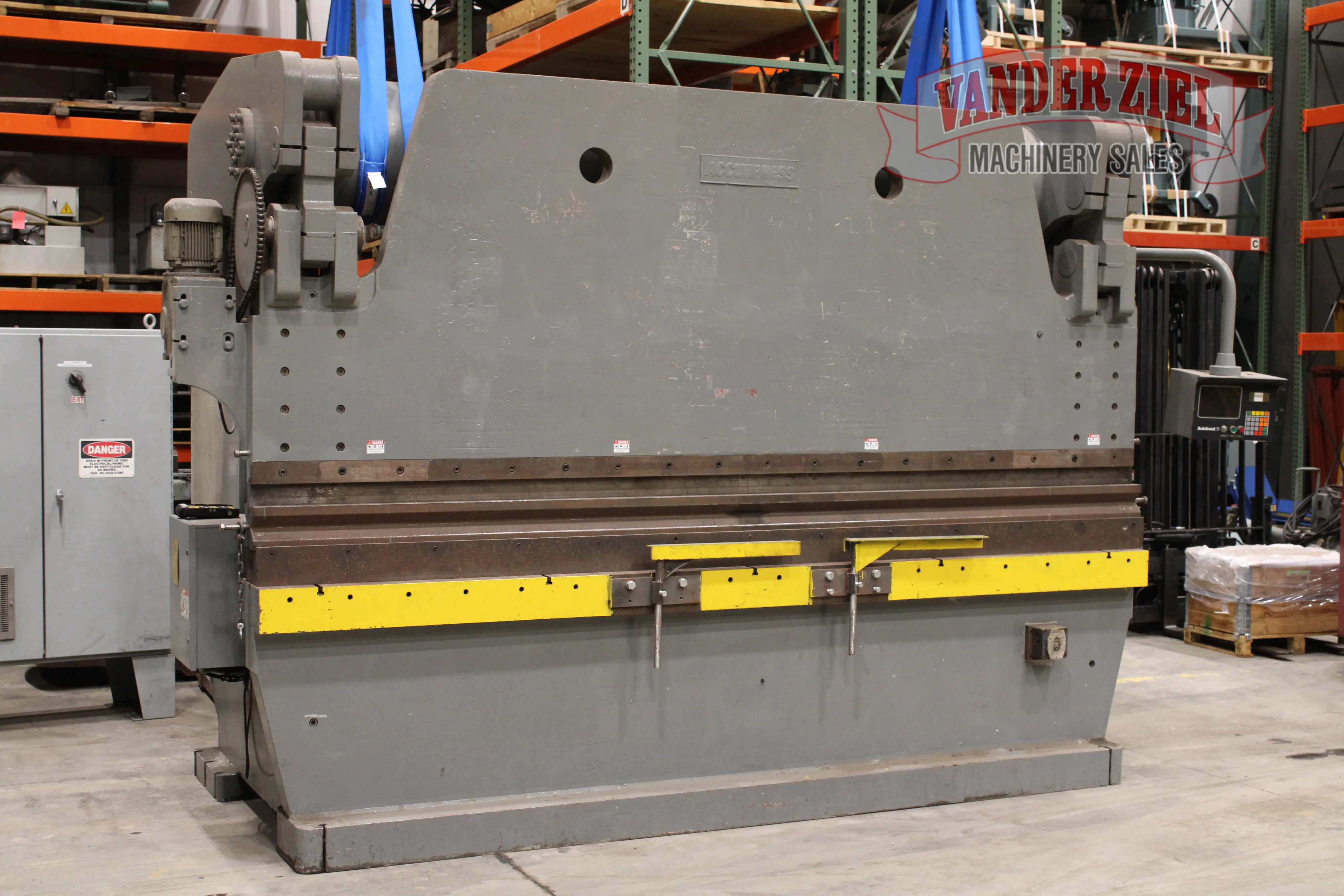 Accurpress 14' x 400 Ton Hydraulic Press Brake, Model 740012 - Prefetch Image 47841