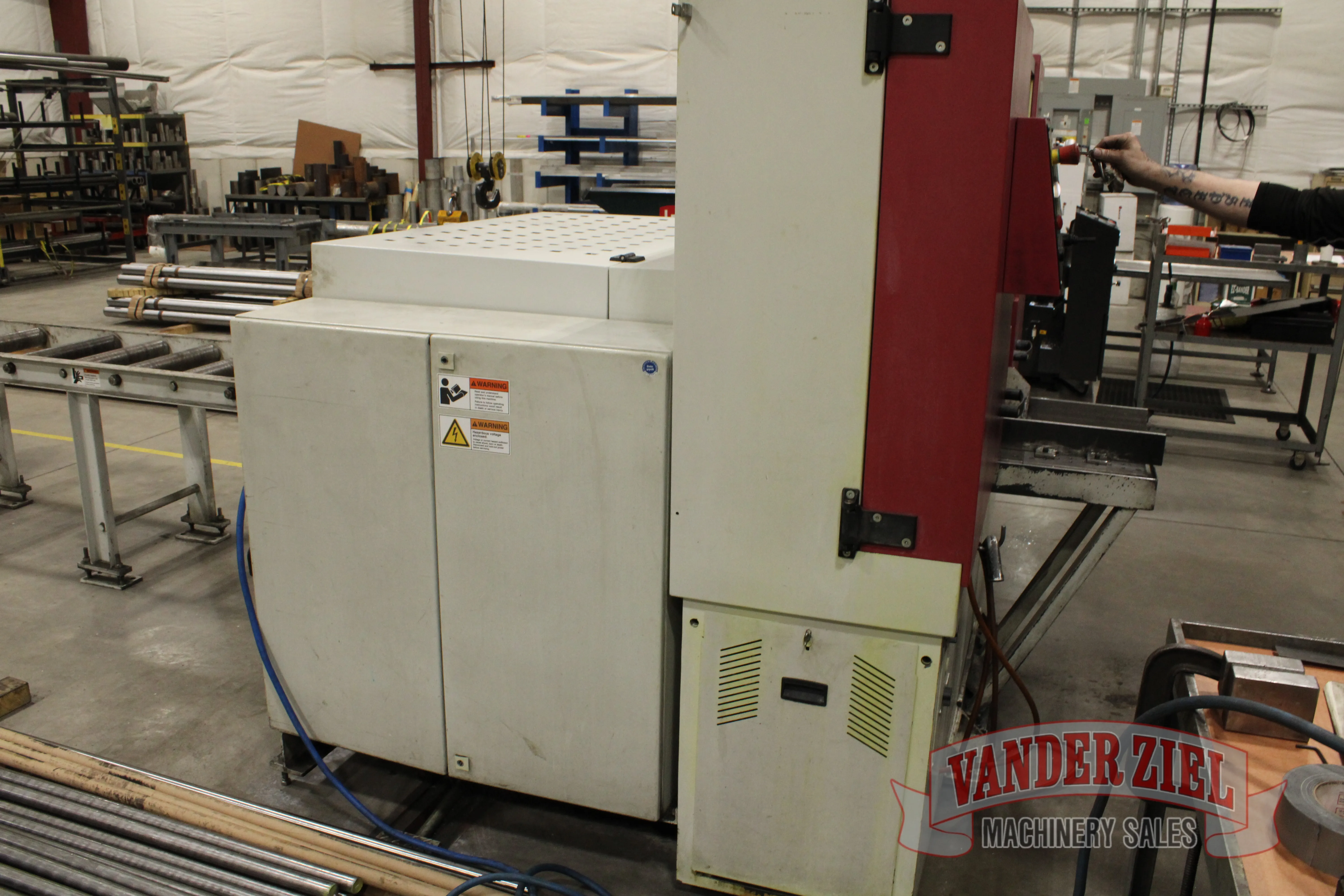 Behringer HBE321A Dynamic Horizontal Bandsaw, 13.8 x 12.6 in Capacity - Prefetch Image 48026