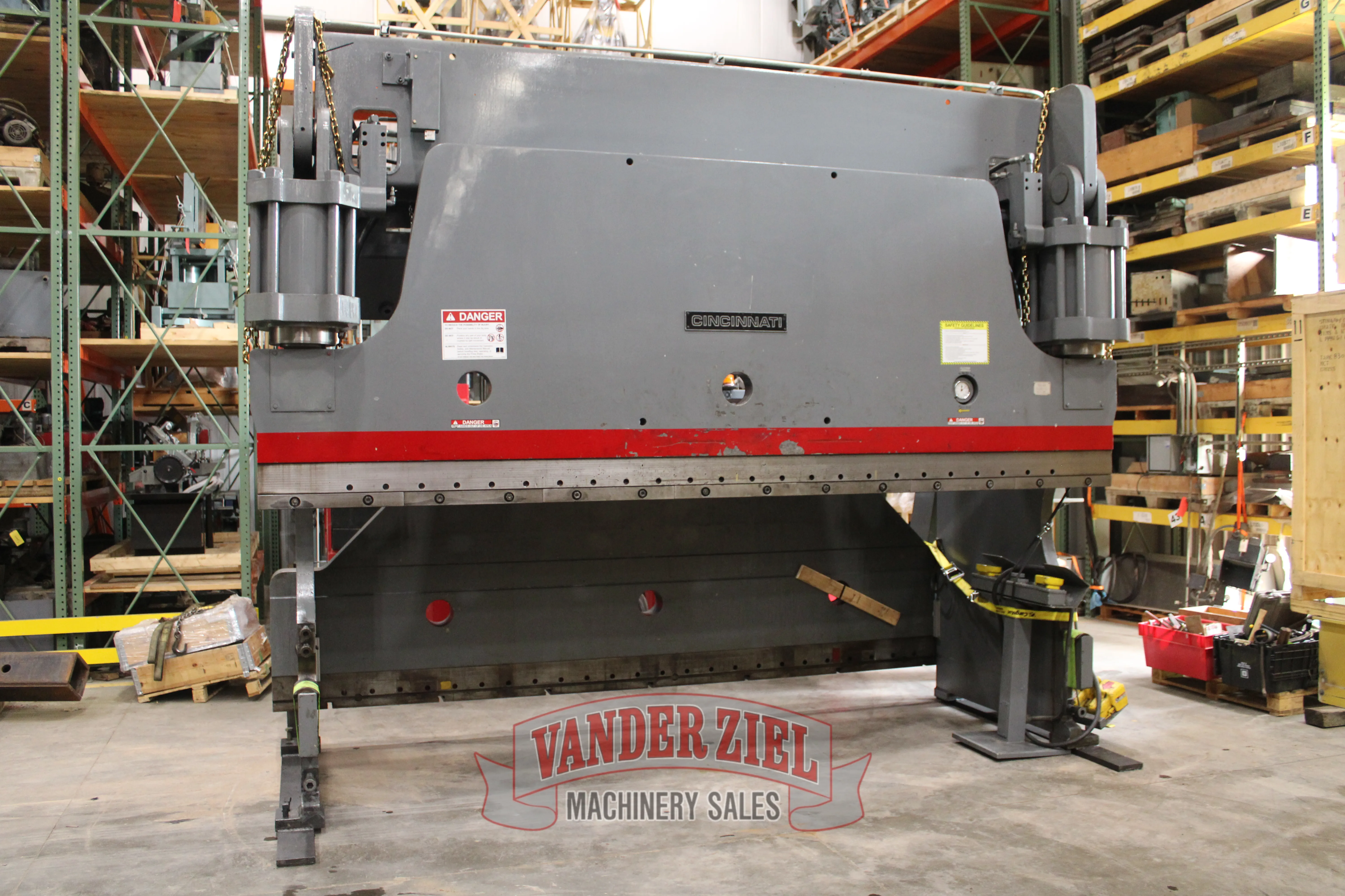 Cincinnati 14' x 350 Ton Hydraulic Press Brake - Prefetch Image 48410