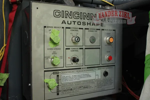 Cincinnati 14' x 350 Ton Hydraulic Press Brake - Gallery Thumbnail 6