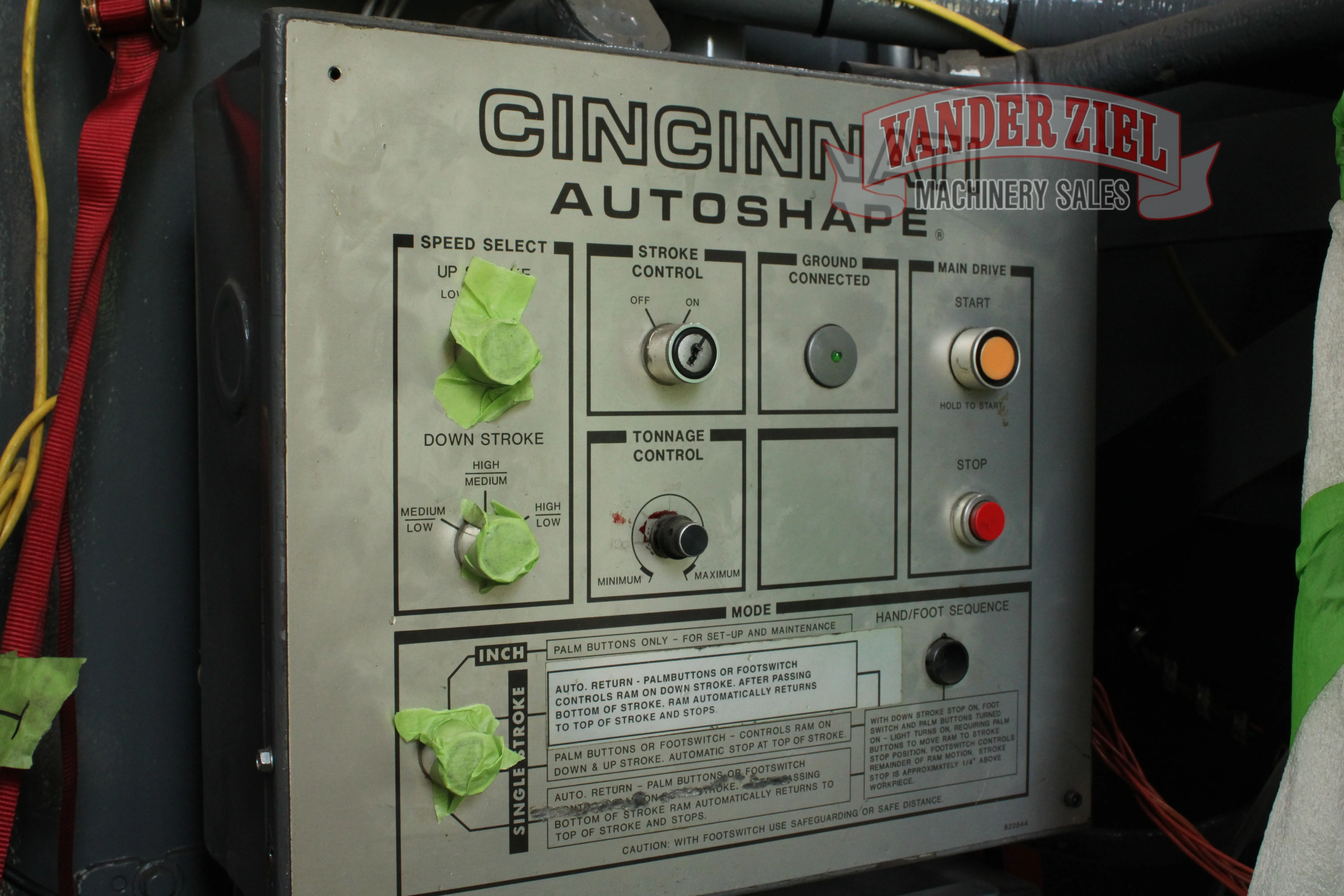 Cincinnati 14' x 350 Ton Hydraulic Press Brake - Prefetch Image 48414