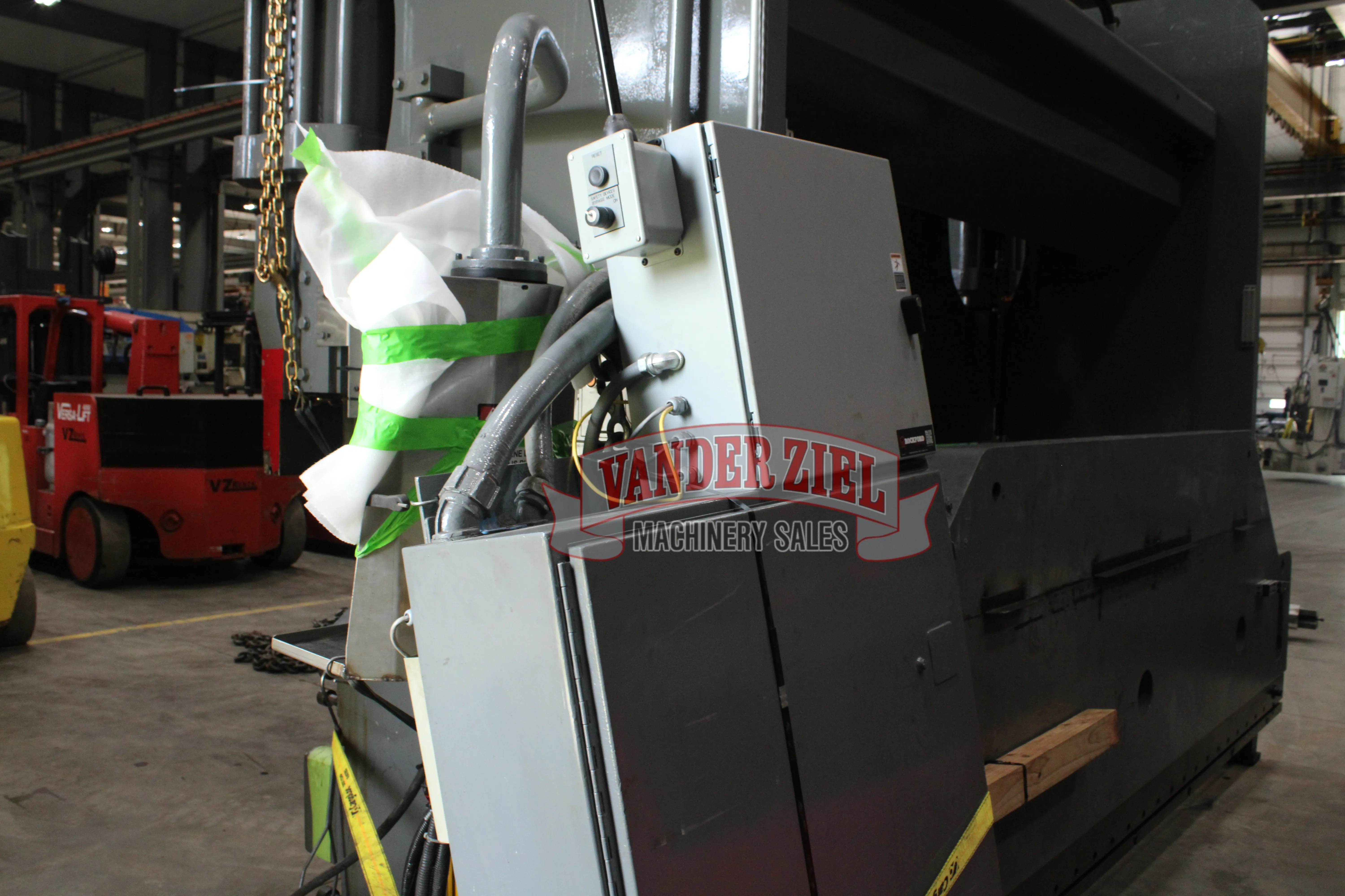 Cincinnati 14' x 350 Ton Hydraulic Press Brake - Prefetch Image 48415