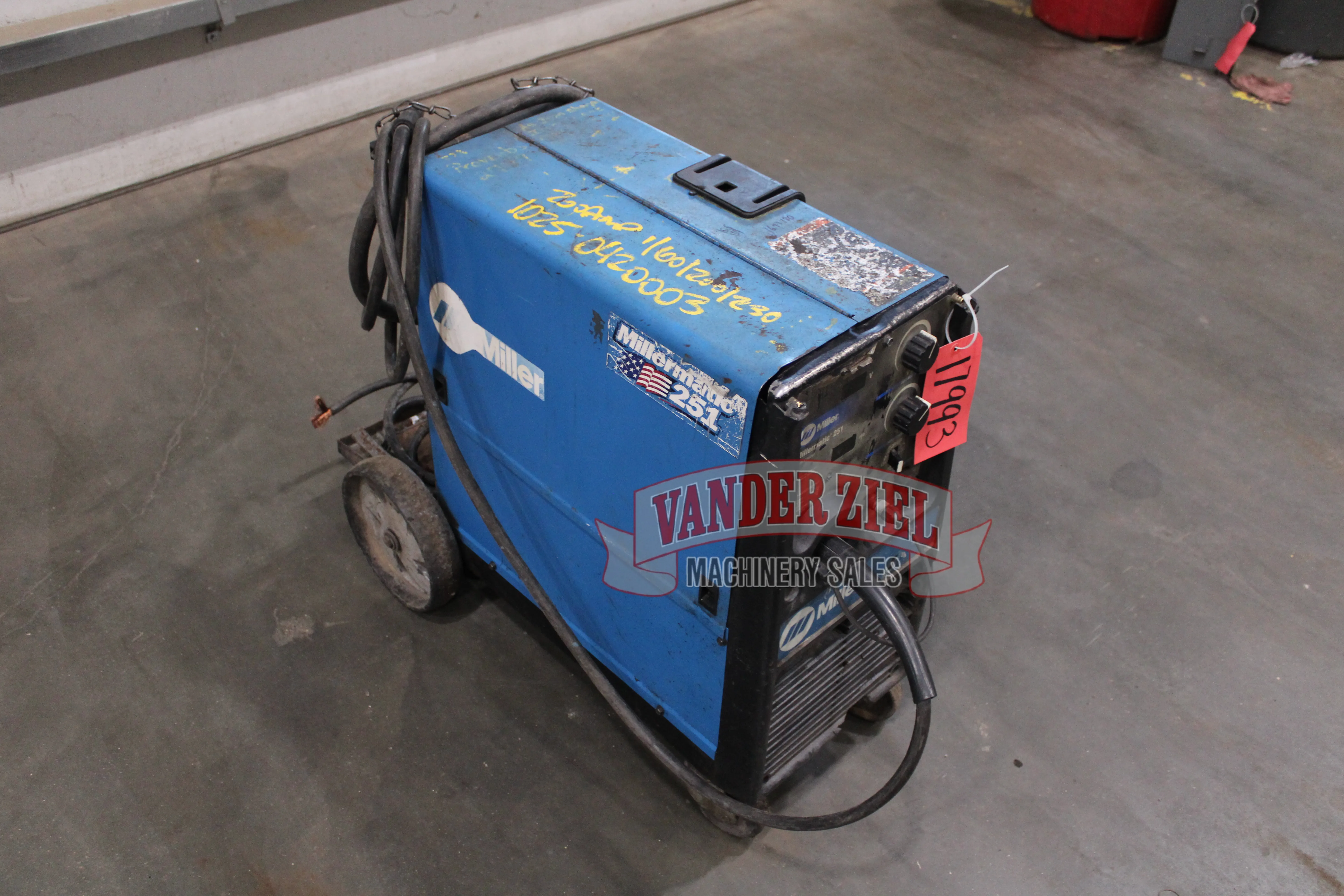 Miller Millermatic 251 Wire Welder - Prefetch Image 48717