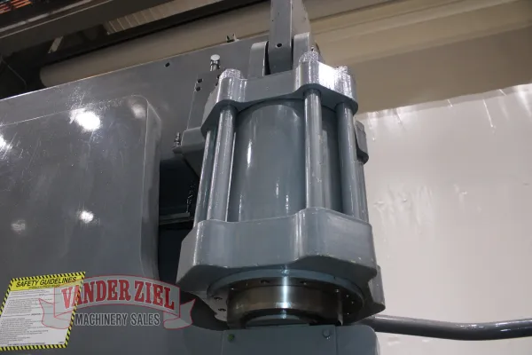 Cincinnati 14' x 350 Ton Hydraulic Press Brake - Gallery Thumbnail 2