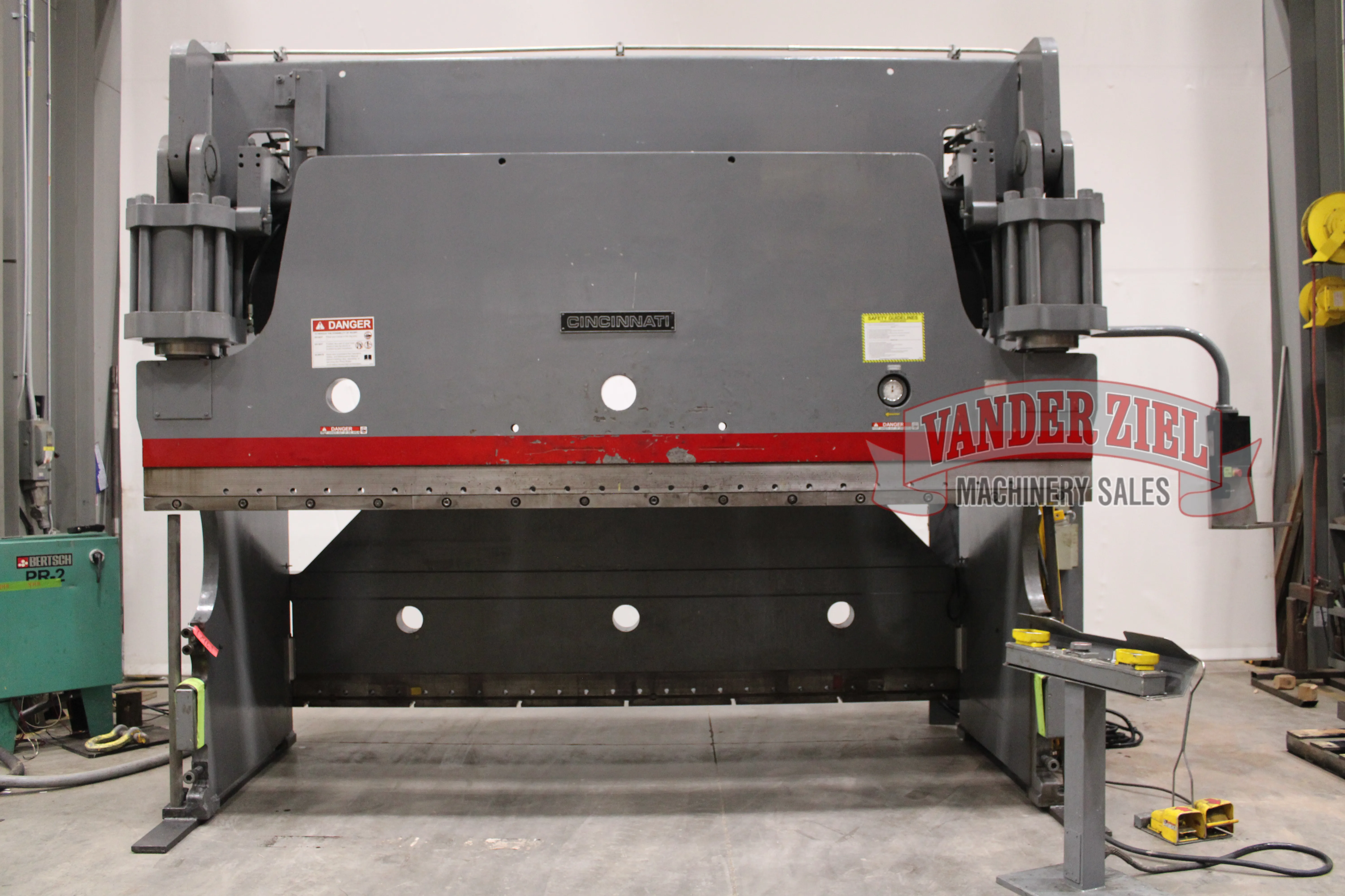 Cincinnati 14' x 350 Ton Hydraulic Press Brake - Main Image 1