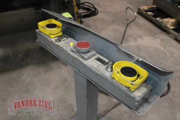Cincinnati 14' x 350 Ton Hydraulic Press Brake - Gallery Thumbnail 5