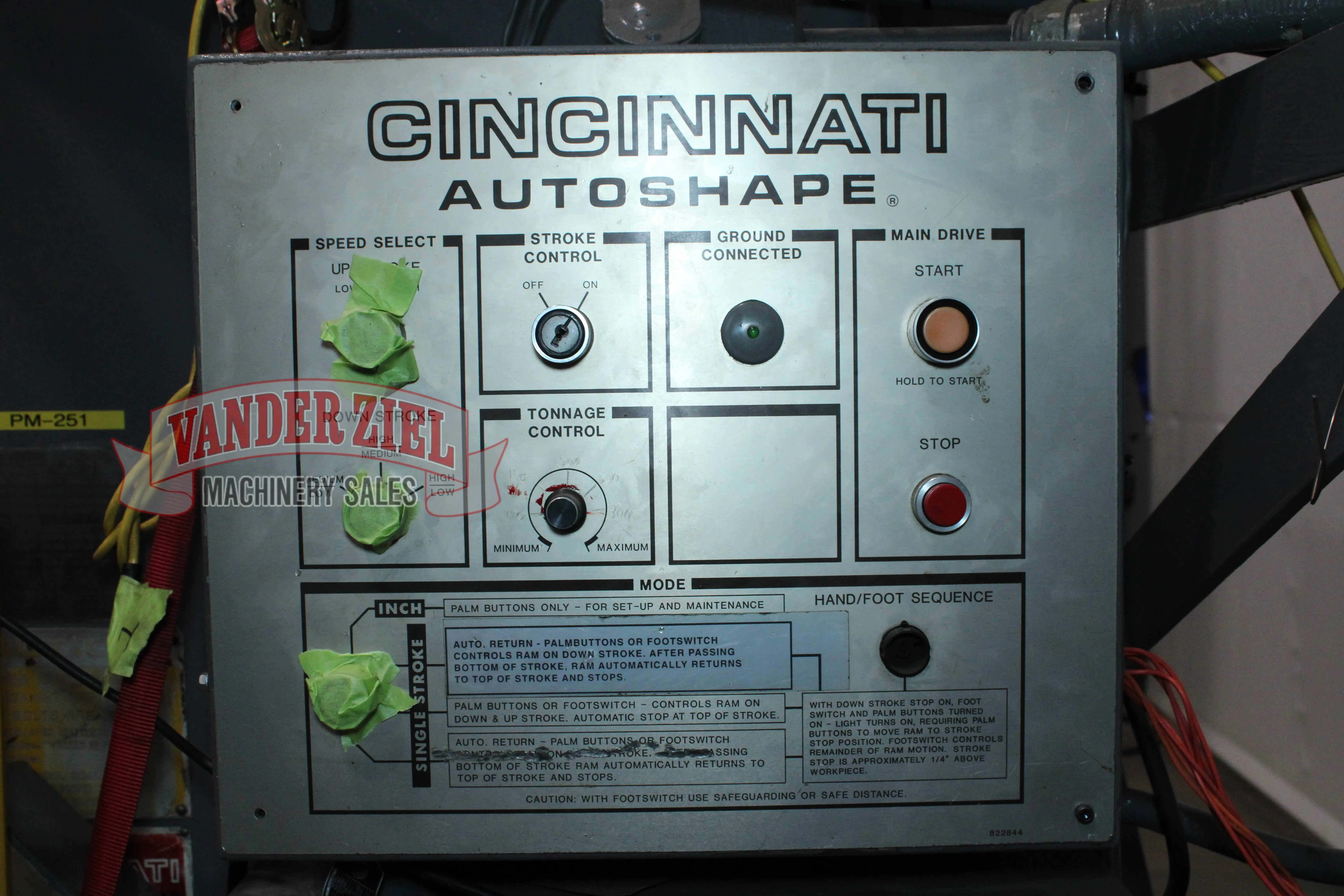 Cincinnati 14' x 350 Ton Hydraulic Press Brake - Prefetch Image 48737