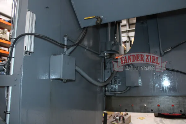 Cincinnati 14' x 350 Ton Hydraulic Press Brake - Gallery Thumbnail 11