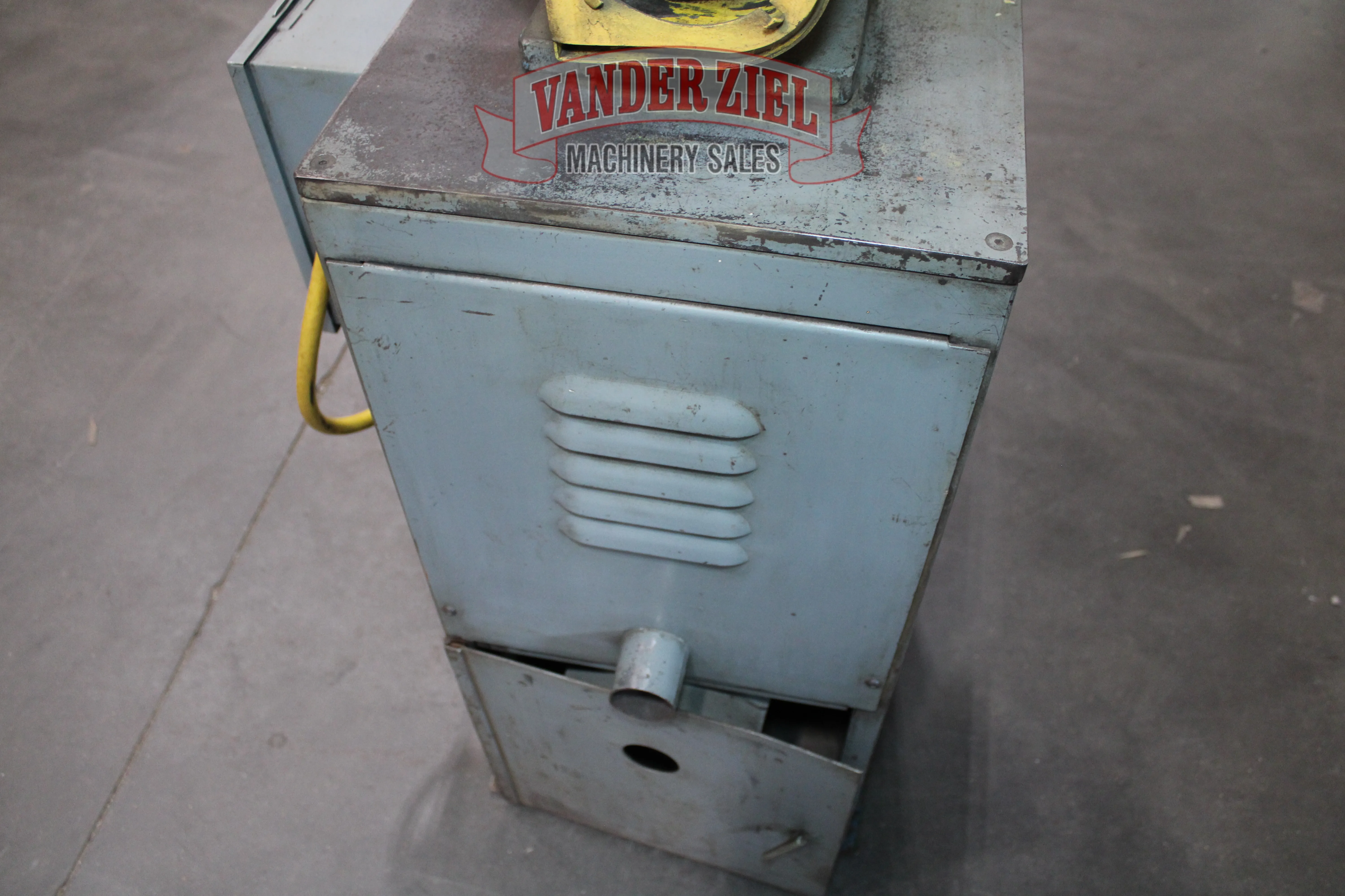 Kalamazoo Industries 6" Belt, 12" Disc Sander - Prefetch Image 48821