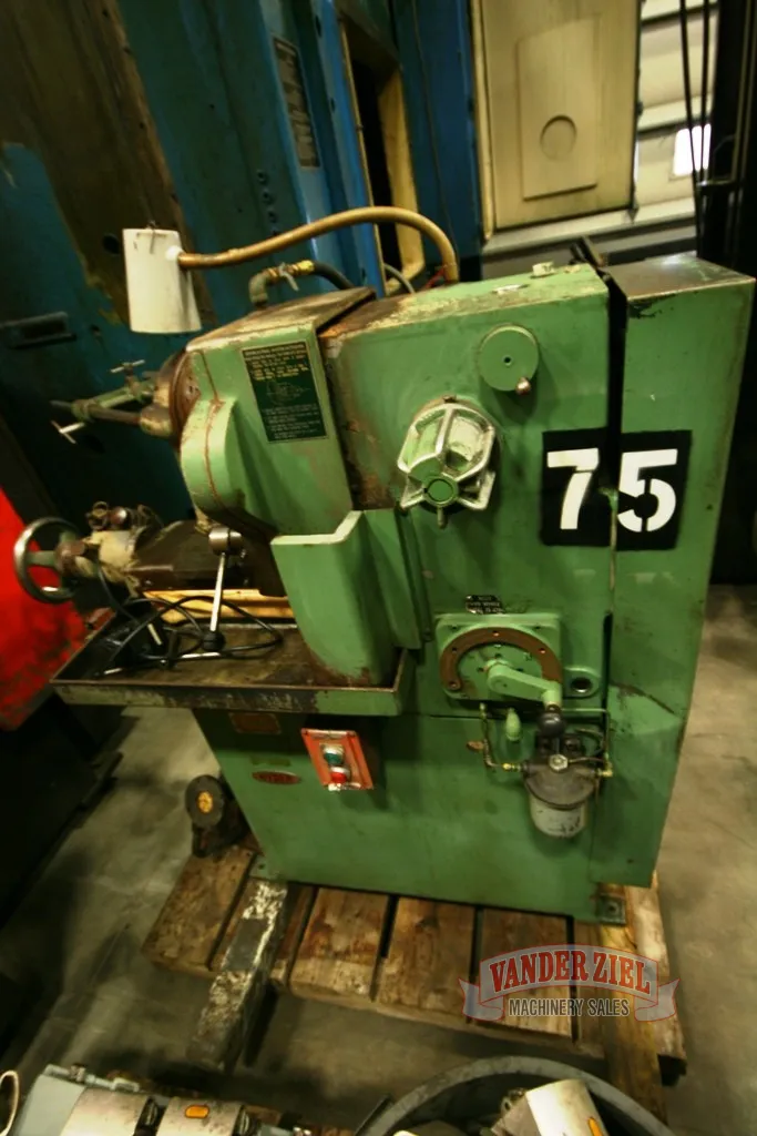 Oliver Model 600 Tool Grinder with Auto Feed, 9" Chuck - Prefetch Image 9317